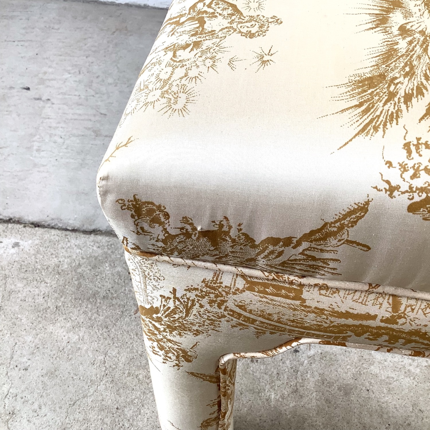 Louis XVI Style Upholstered Bench in Toile Fabric - image-5