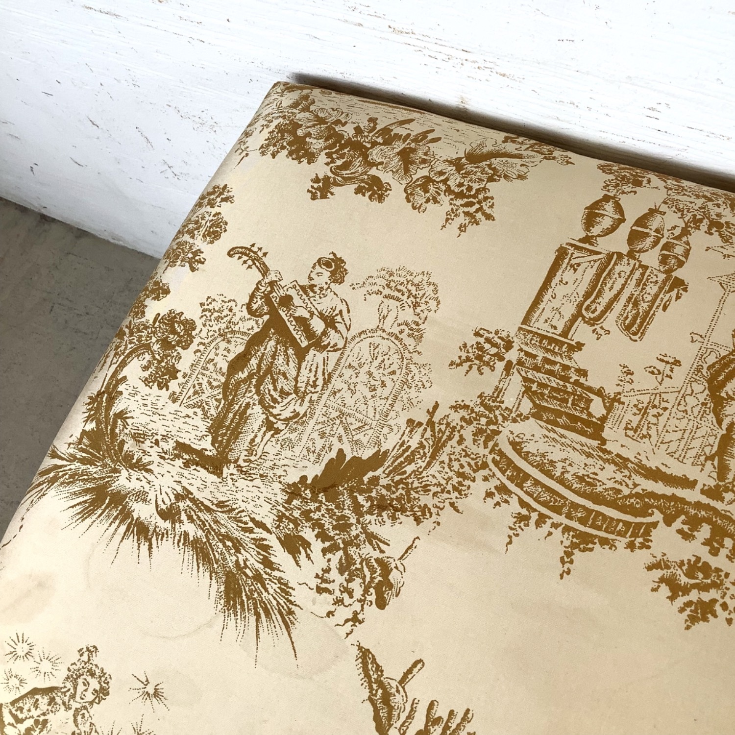 Louis XVI Style Upholstered Bench in Toile Fabric - image-4