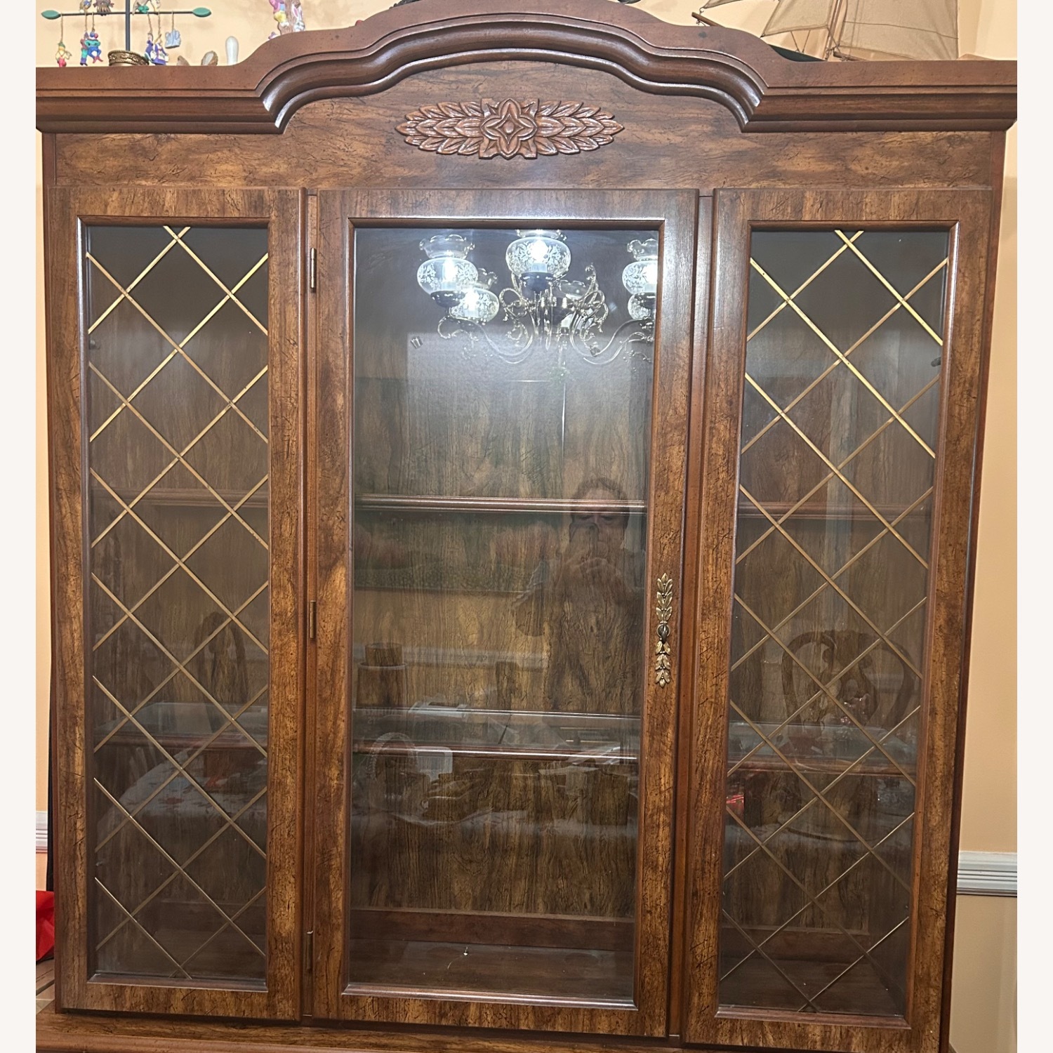 Regal Dark Brown China Curio Cabinet - image-3