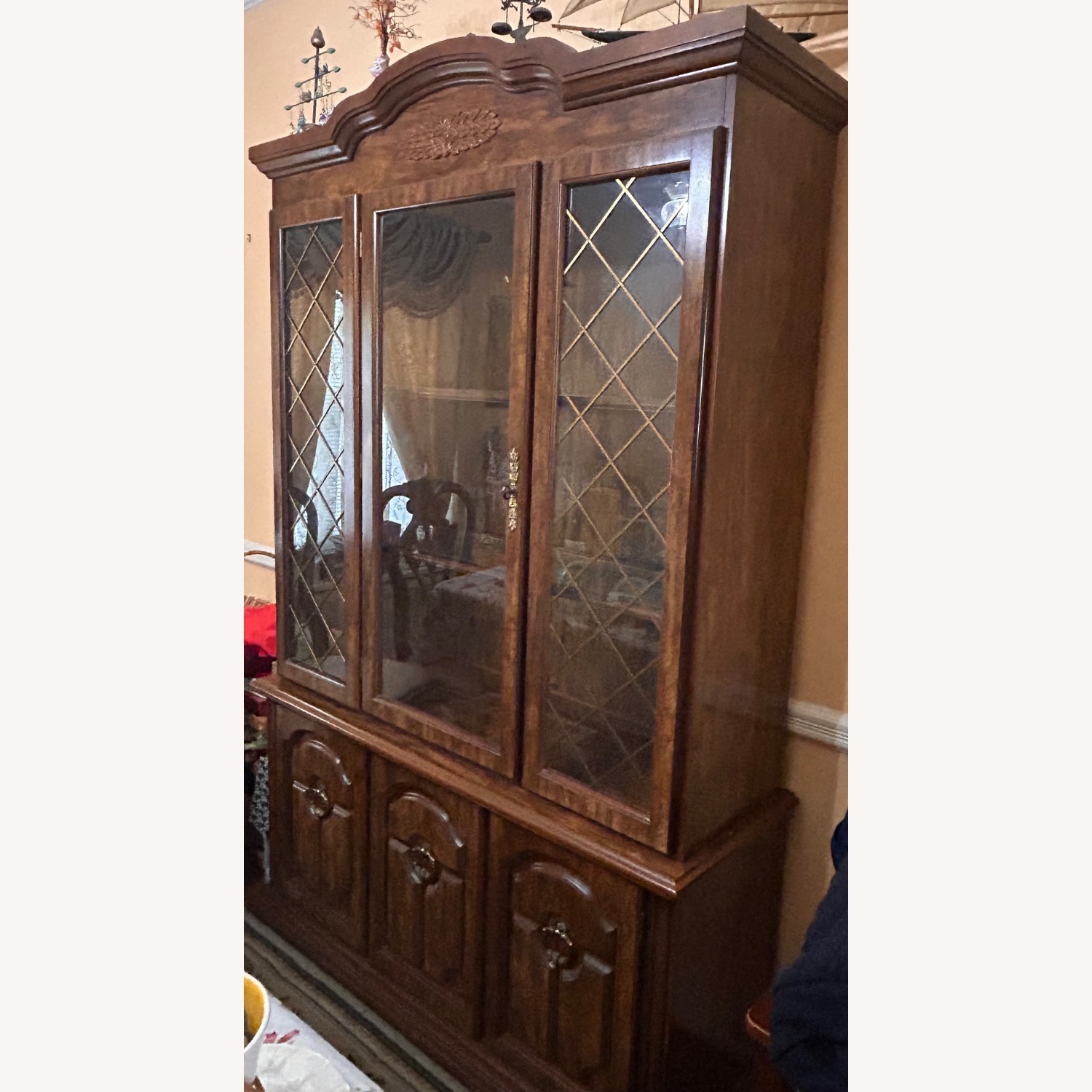 Regal Dark Brown China Curio Cabinet - image-2