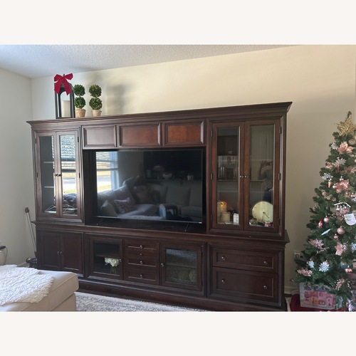 Used Basset Media Center for sale on AptDeco