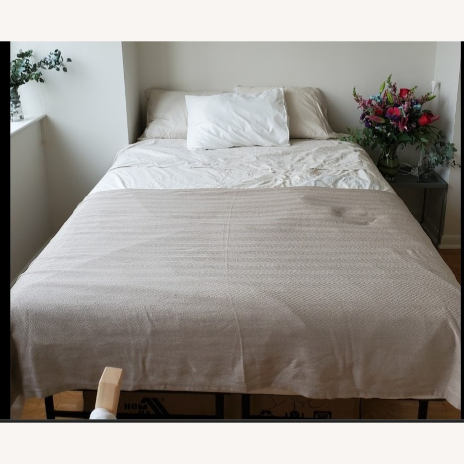 Black Metal Queen Platform Bed W 16" Storage - image-4