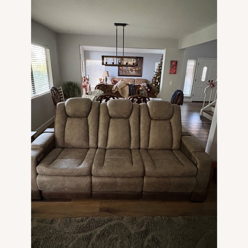 Used 30 Day Old Electric Reclining Couch for sale on AptDeco