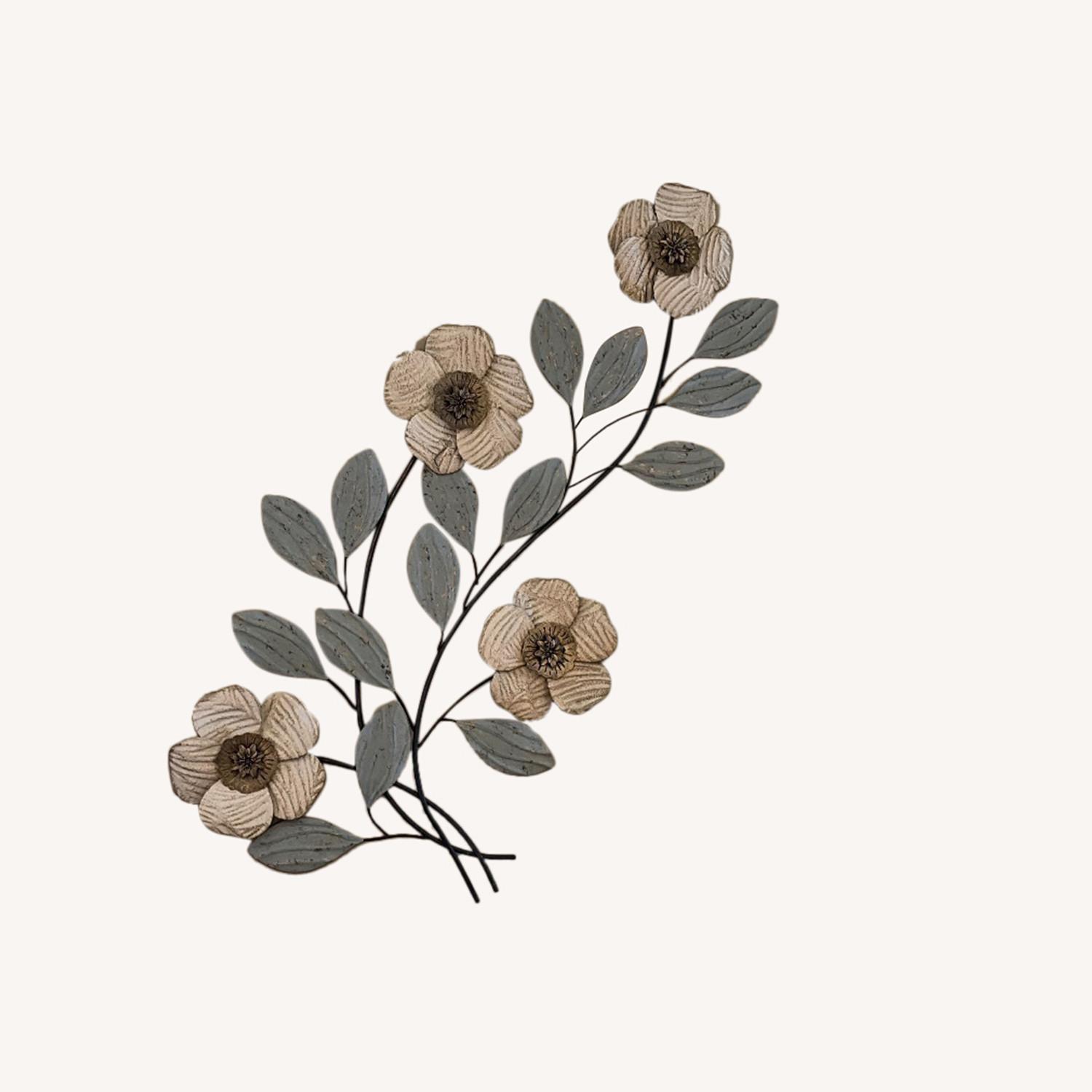 Broyhill Furniture Wall Decor - image-0