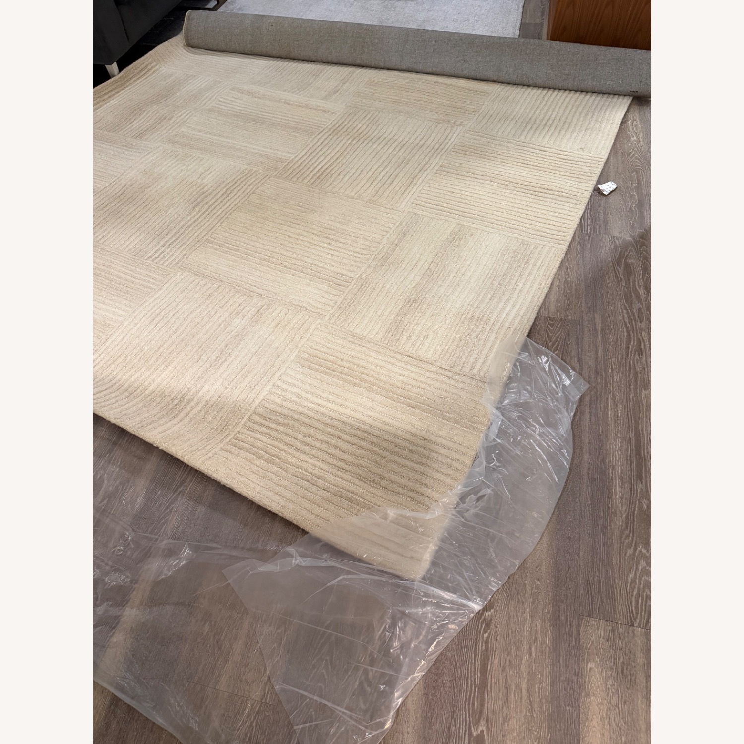 Natural Wool Area Rug 8' x 10' - image-9