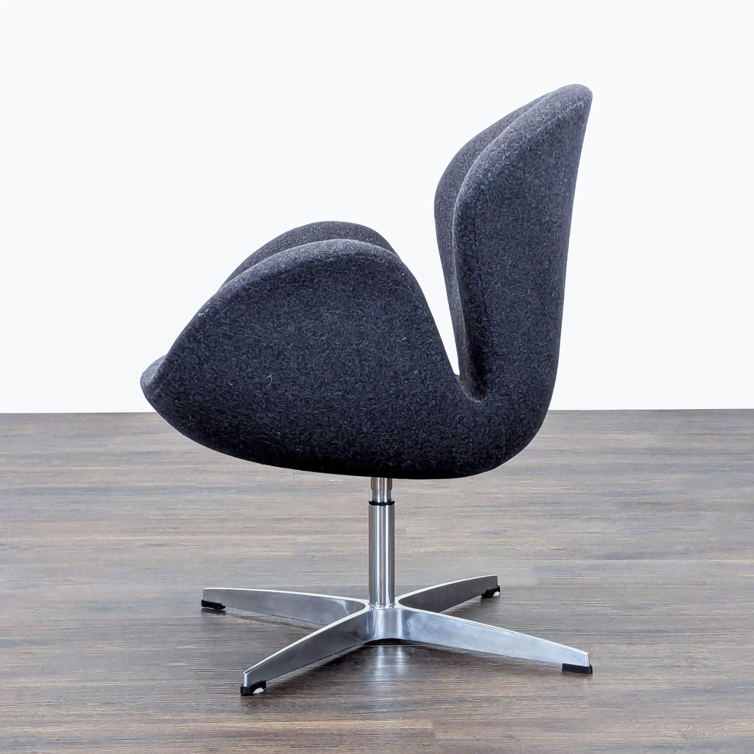 Mid-Century Modern Style Swan-Style Swivel Lounge Chair - image-3