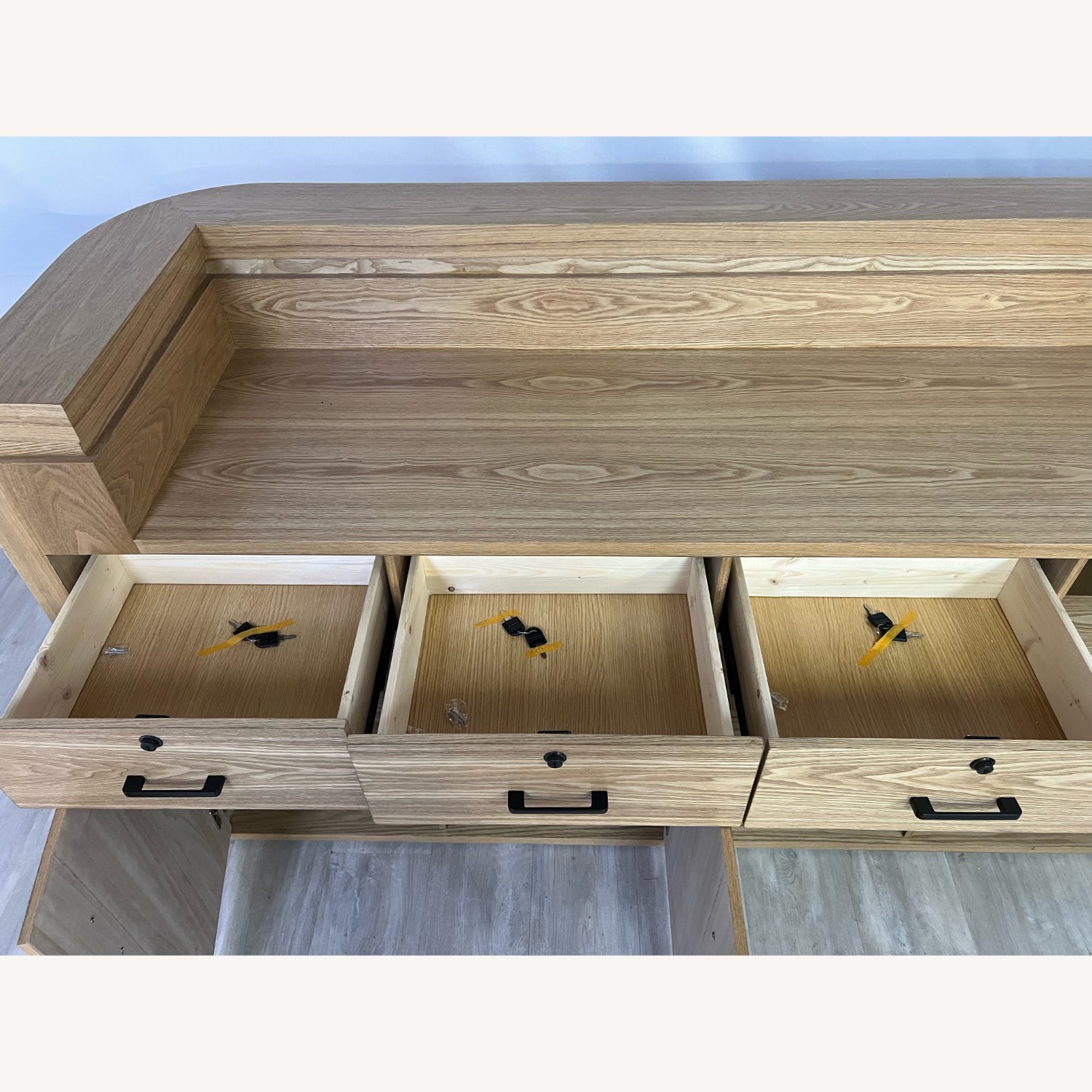 Pozzi Reception Desk & Front Desk - image-8