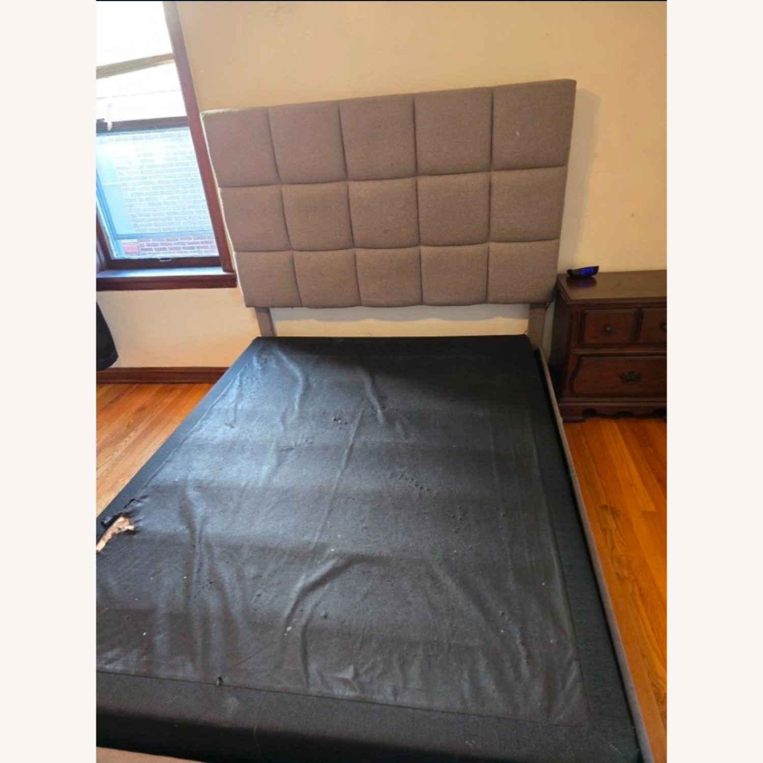 Dolante Grey Bedframe  - image-2