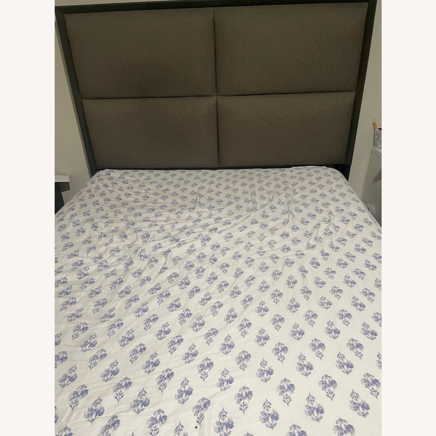 CrownMark Furniture Dark Brown Queen Bed - image-4