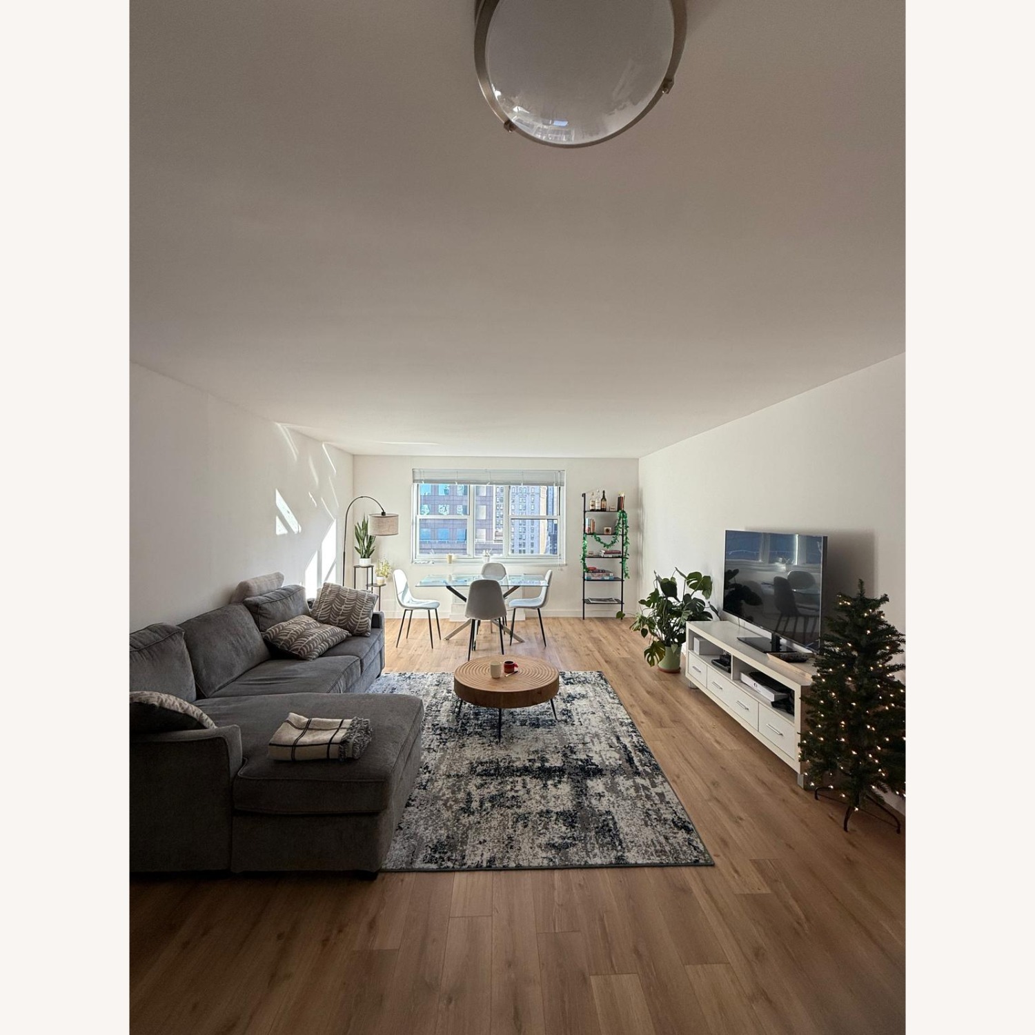 Bob's Discount Furniture Willow Grey 3 Seater Sectional - image-2