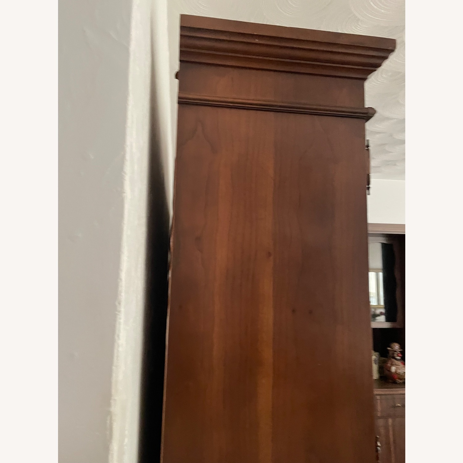 Vintage/Antique Dark Brown Sideboard - image-2