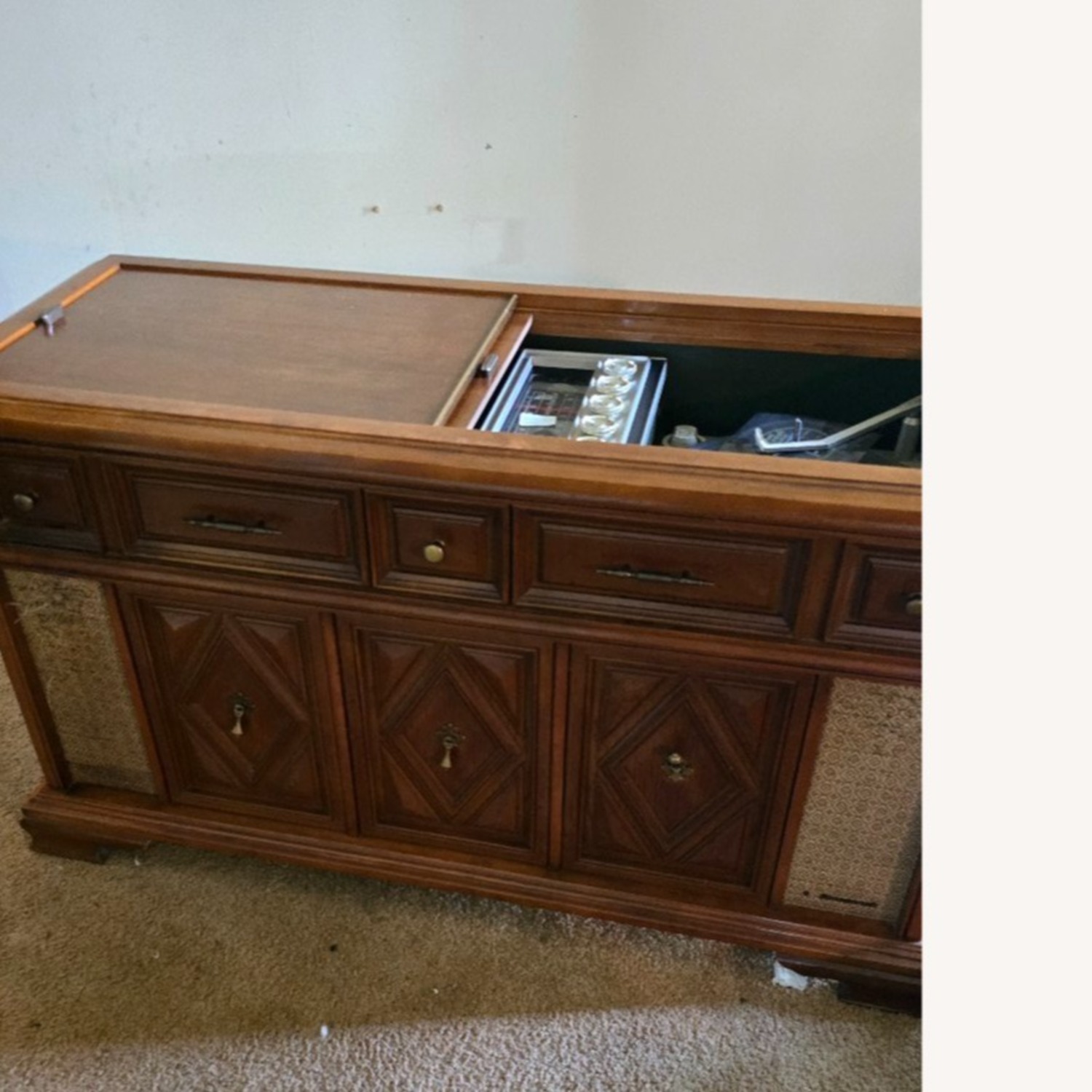 Vintage Wood Cabinet Radio-Record  - image-1