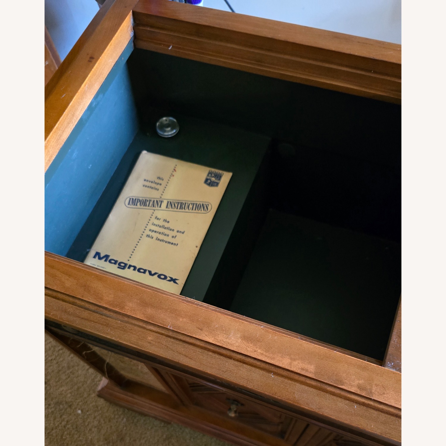 Vintage Wood Cabinet Radio-Record  - image-9