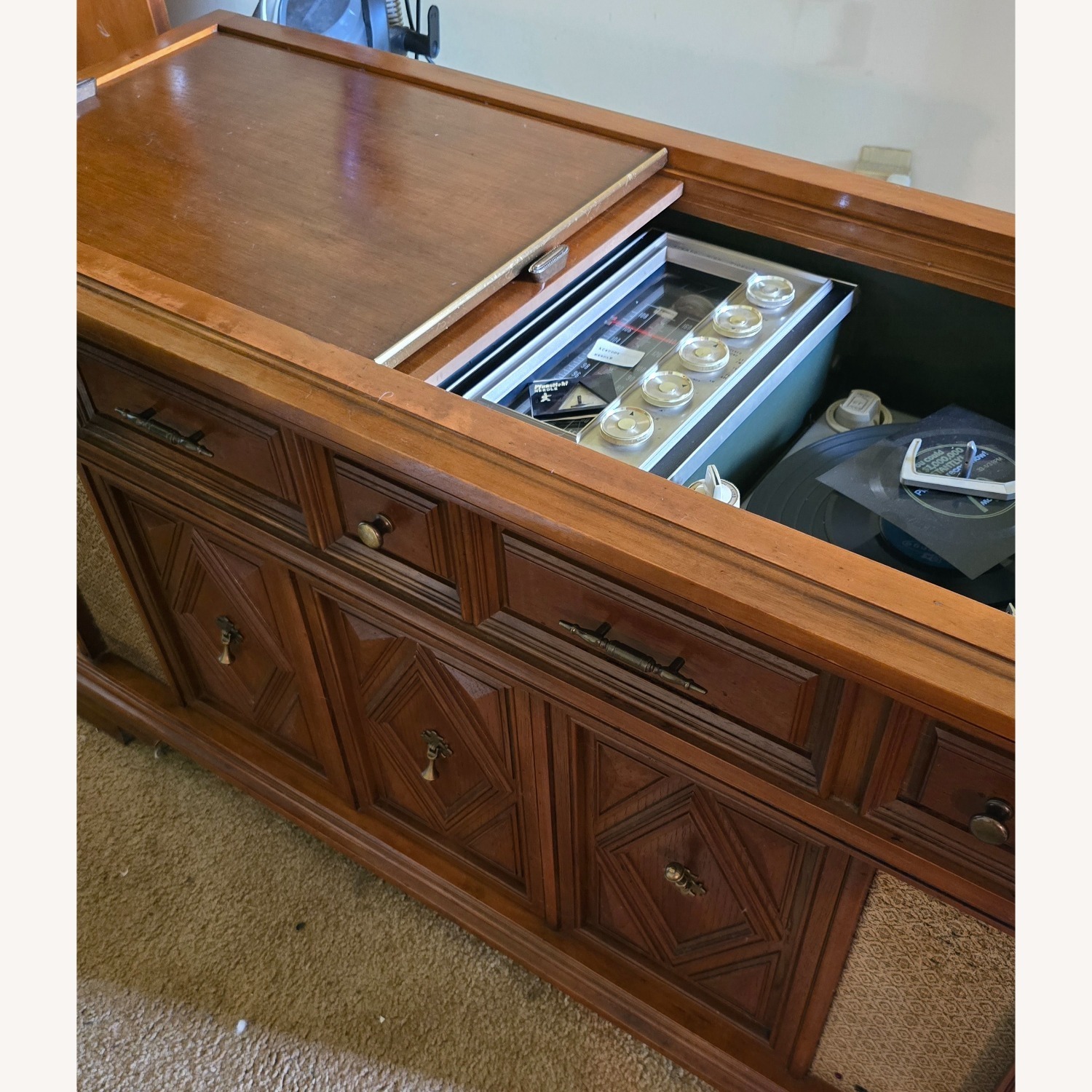 Vintage Wood Cabinet Radio-Record  - image-5