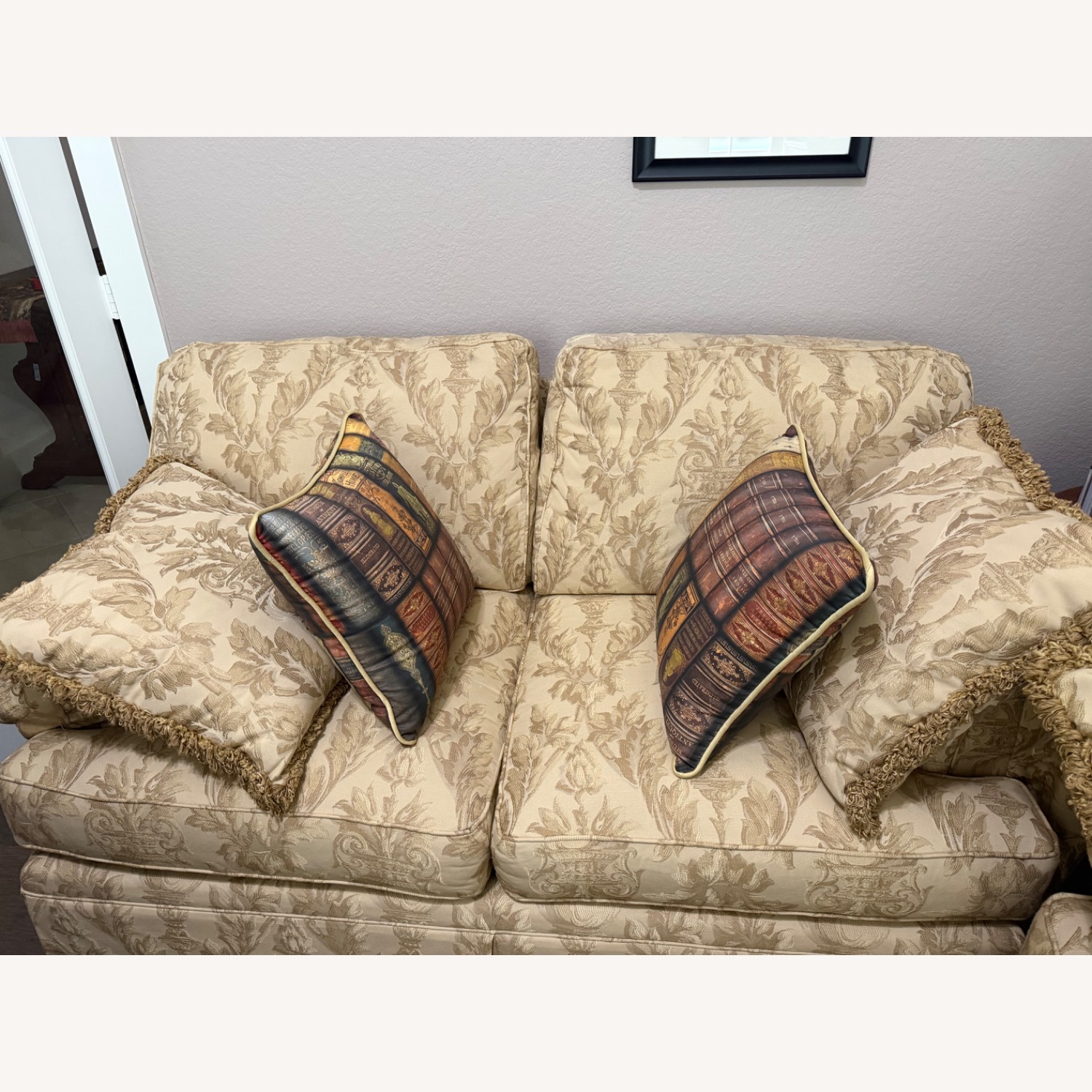 Henredon Natural 3+ Seater Sofa - image-4