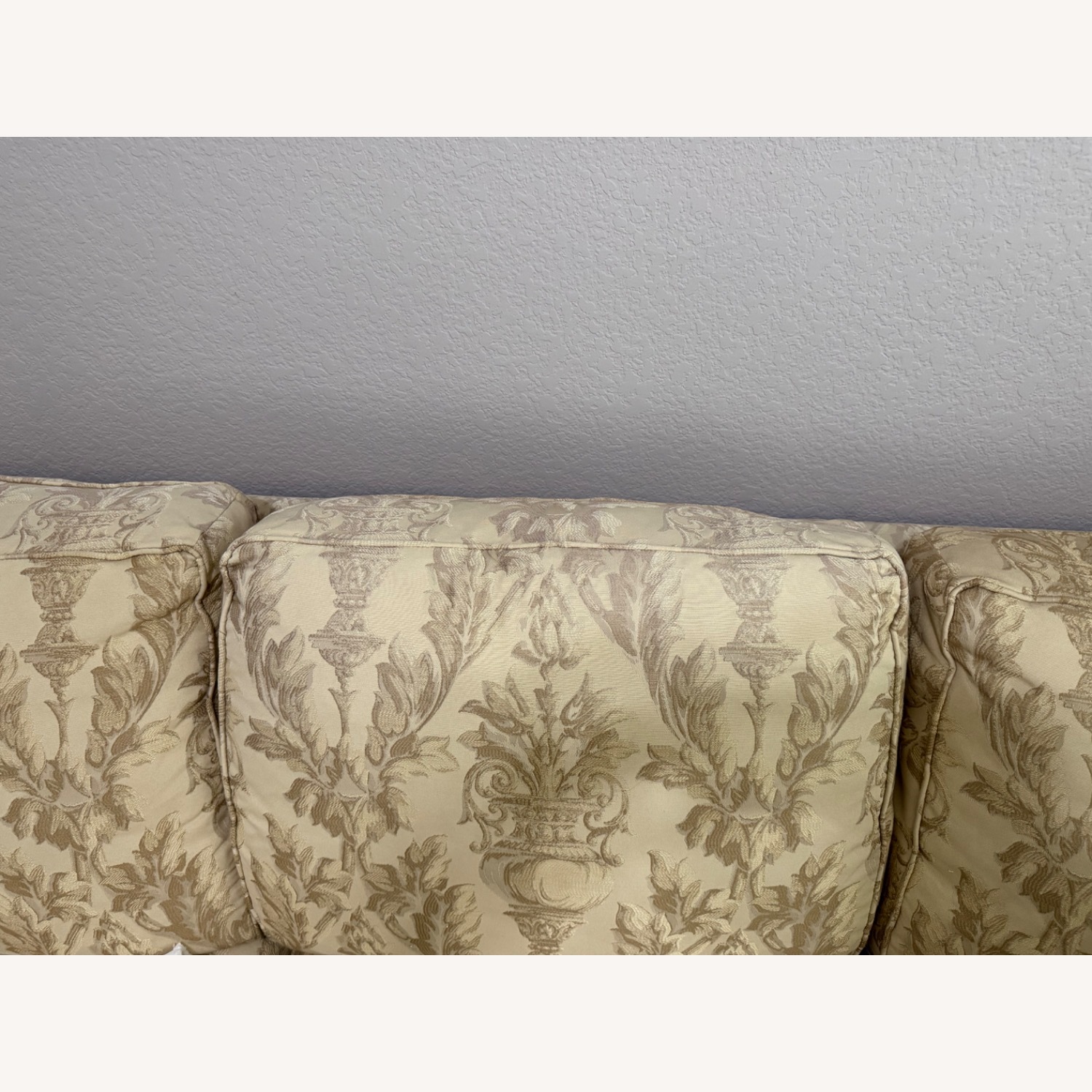 Henredon Natural 3+ Seater Sofa - image-3