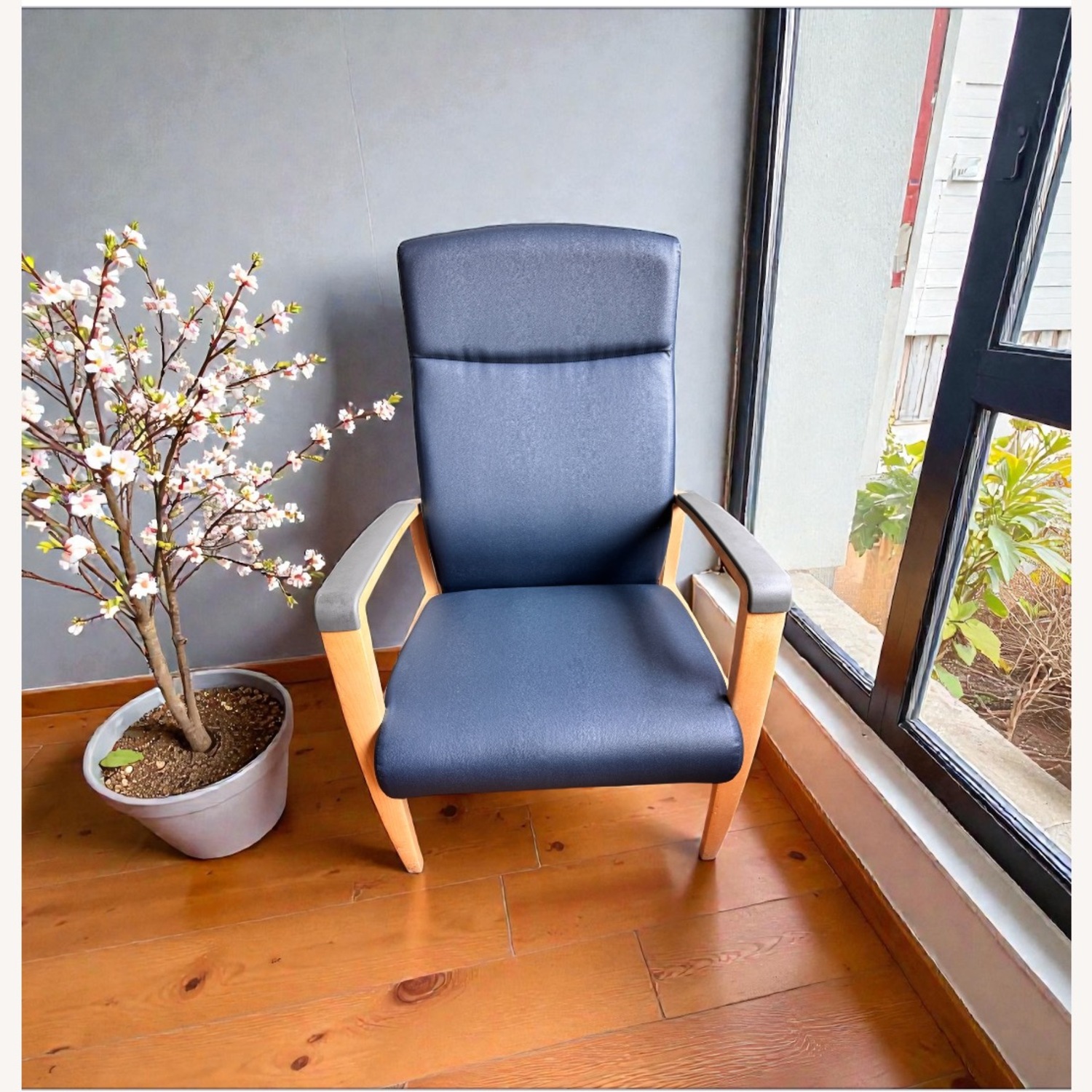 Ergonomic Chair with Anti-Microbial Finish - image-1