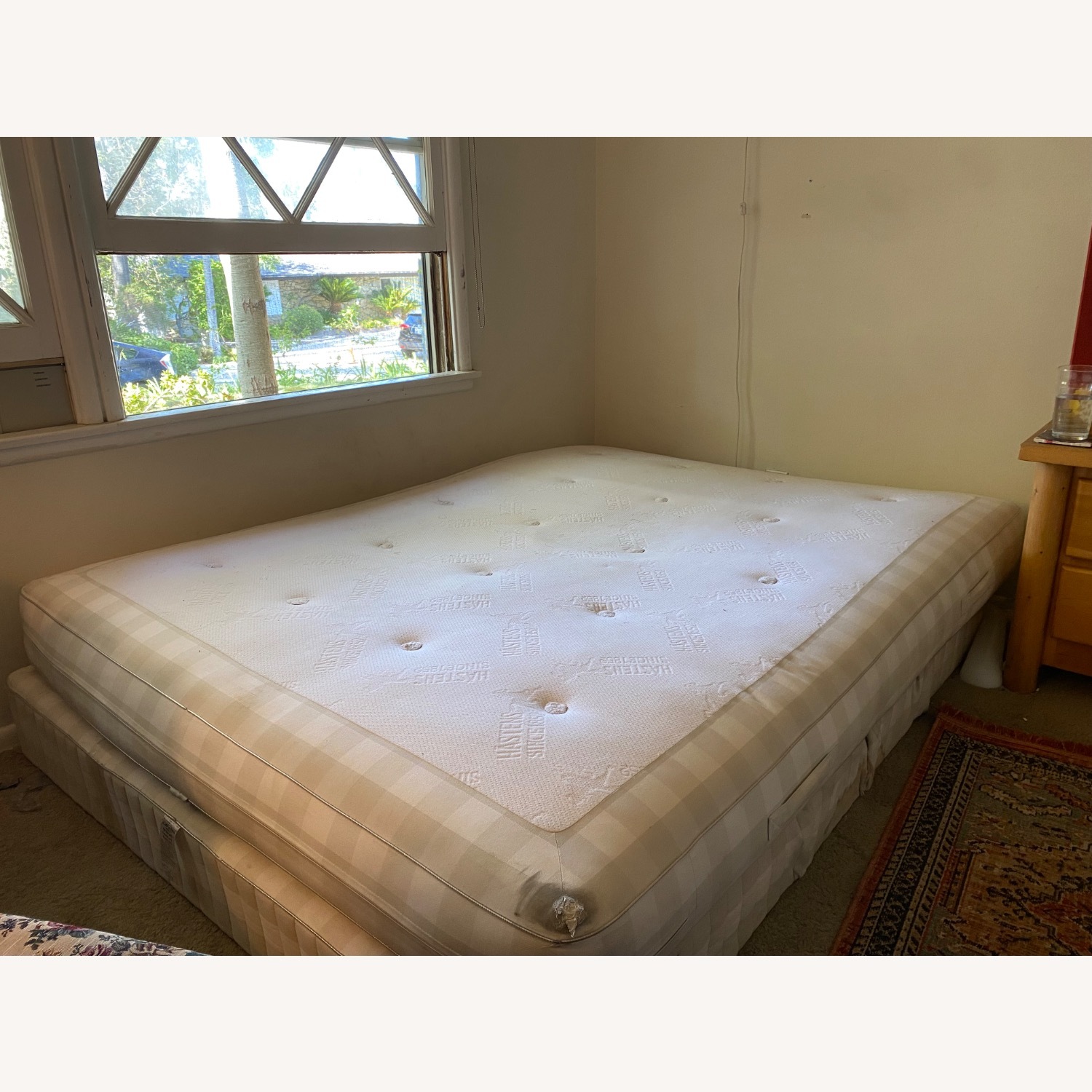 Hästens White Queen Bed - image-0