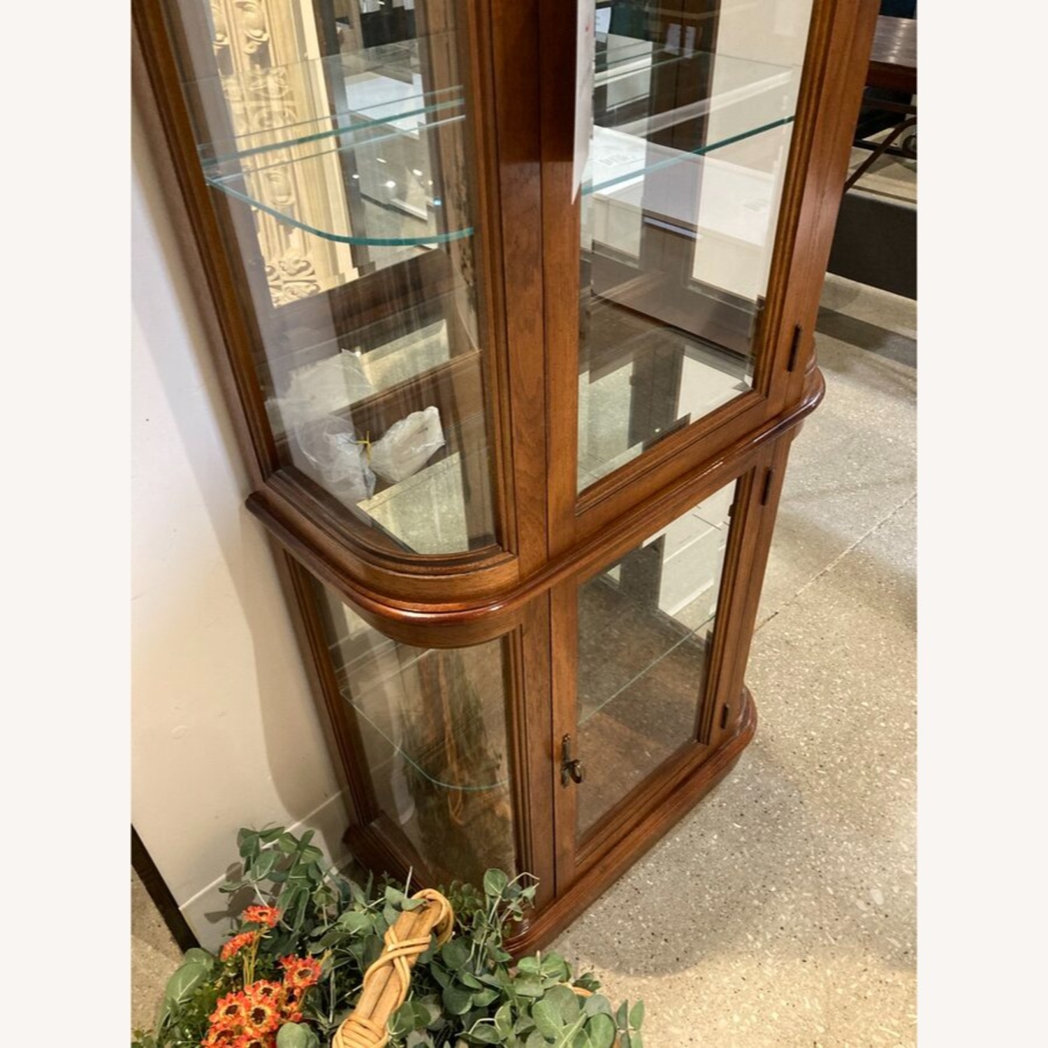 Pulaski Illuminated Curved Oak Curio Cabinet - image-8