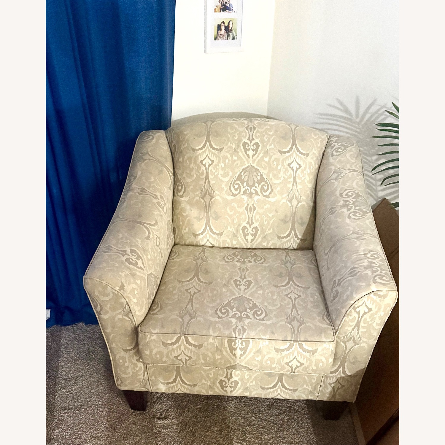 Bob's Discount Furniture Accent Chair - image-0