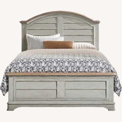 Used Rooms To Go Queen Bed for sale on AptDeco