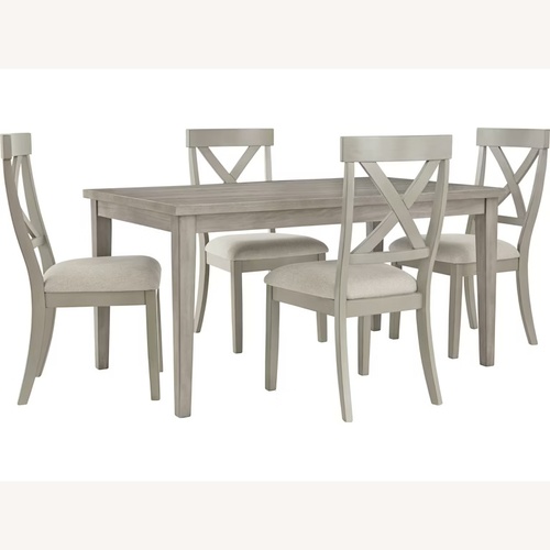 Used Rooms To Go Table for sale on AptDeco