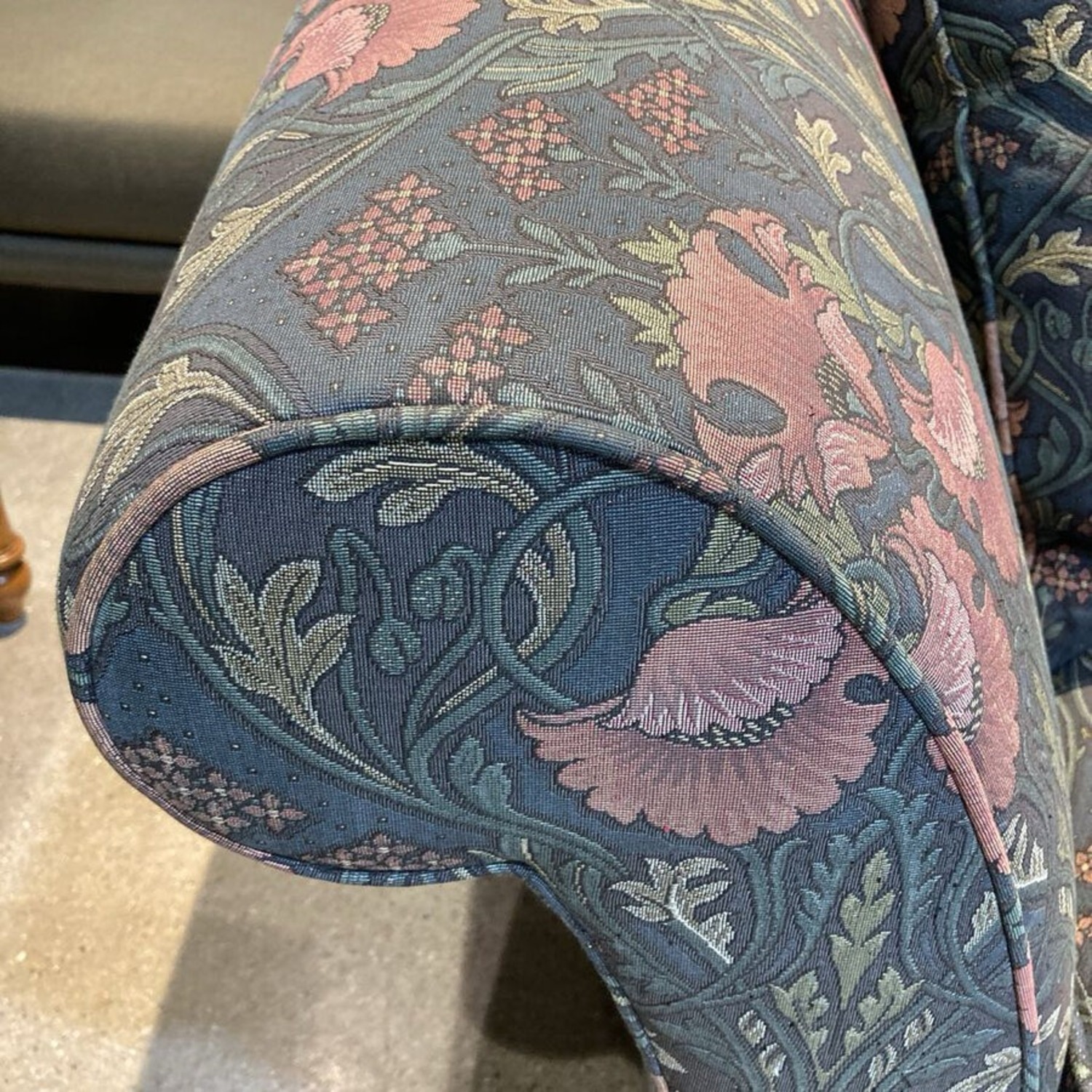 Upholstered Floral Fabric Two-Seat Loveseat - image-5