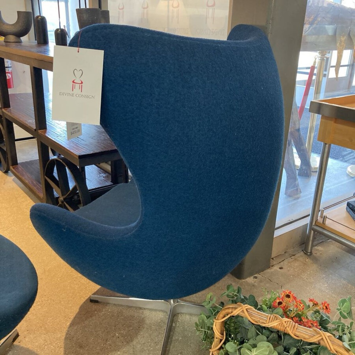 Arne Jacobsen Egg Lounge Chair w/ Ottoman  - image-13