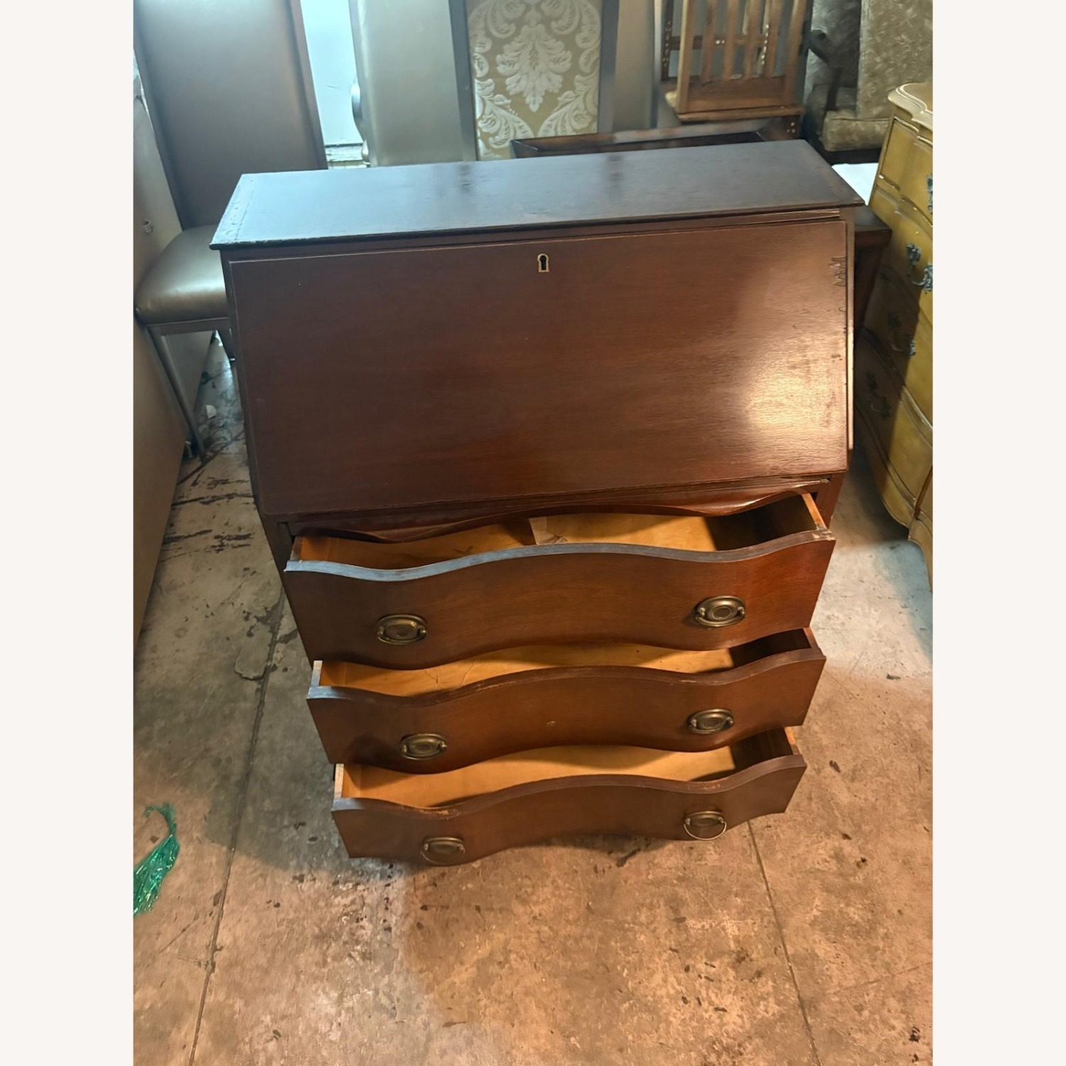 Vintage/Antique Finds Desk - image-2