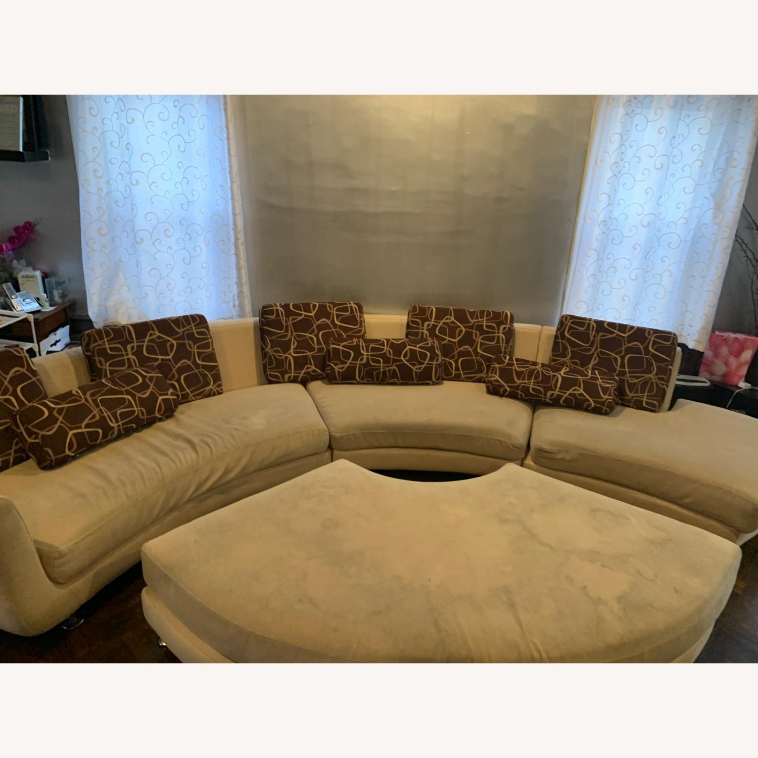 Beige Curved Sofa Bacleas - image-2