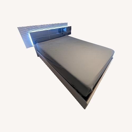 Used Manhattan White Mirrored Queen Platform Bed for sale on AptDeco