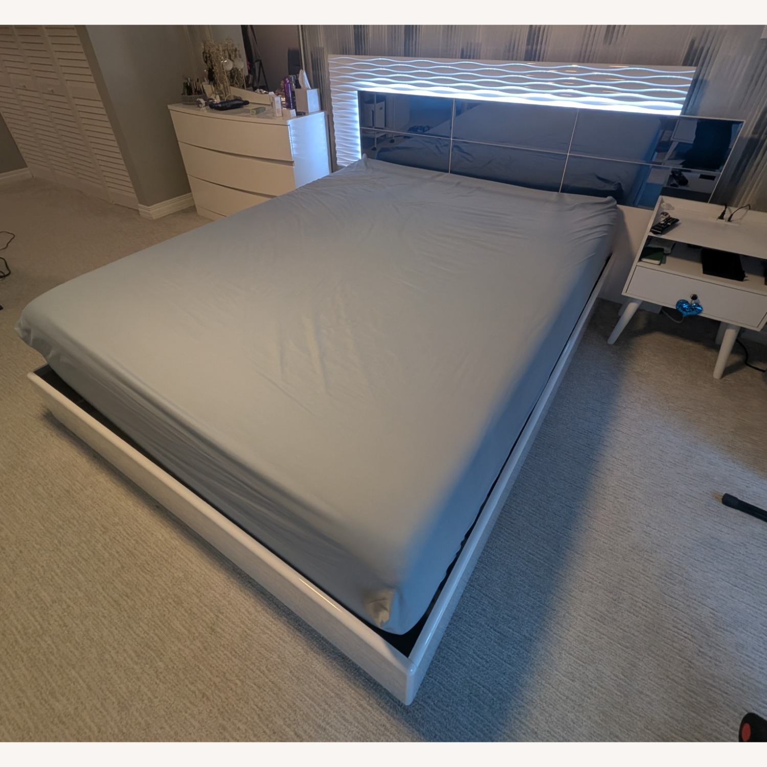 Manhattan White Mirrored Queen Platform Bed - image-1