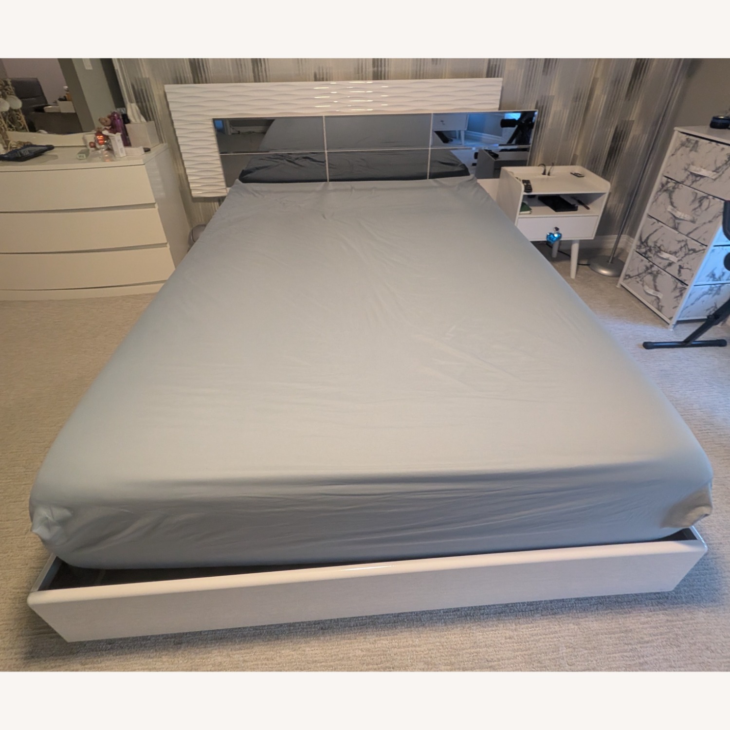 Manhattan White Mirrored Queen Platform Bed - image-2