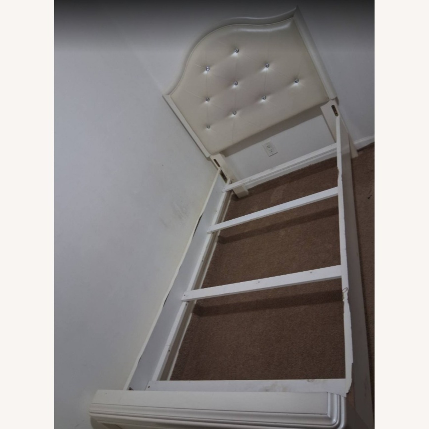 Joscelyne Bed - image-3