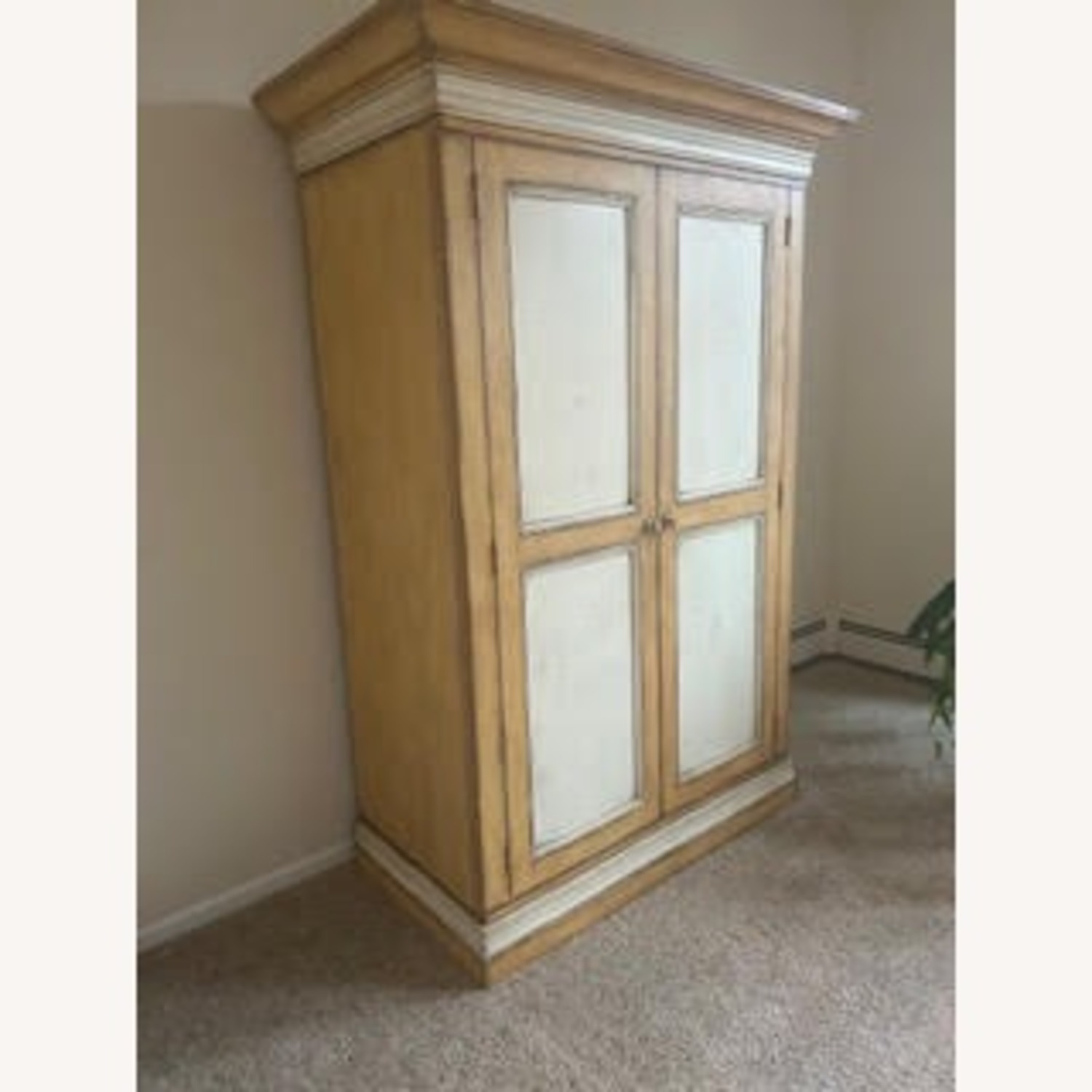 Antique Armorie / Wardrobe Cabinet - image-1