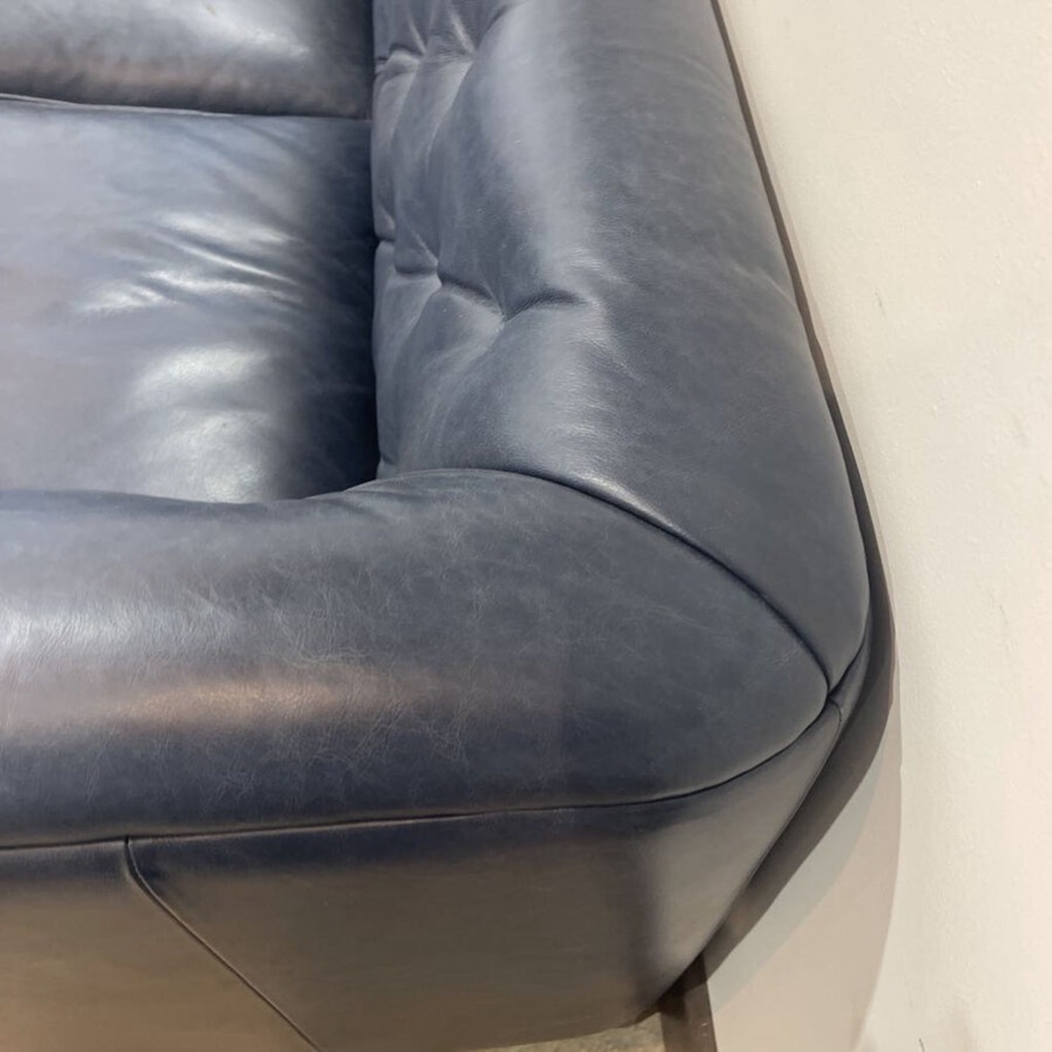 Poly and Bark Essex Tufted Fixed Back Sofa Midnight Blue - image-3