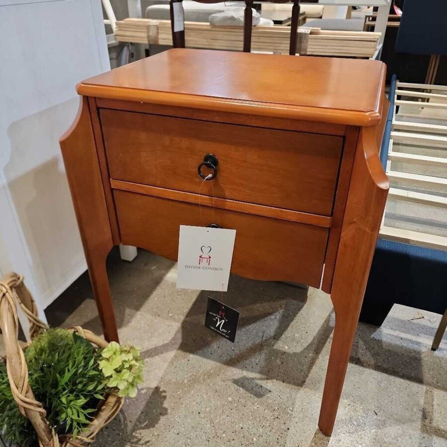 Wilshire Olive Ash Burl Accent Side Table - image-2