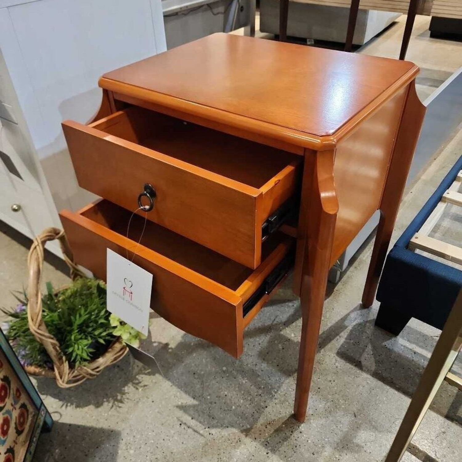 Wilshire Olive Ash Burl Accent Side Table - image-4