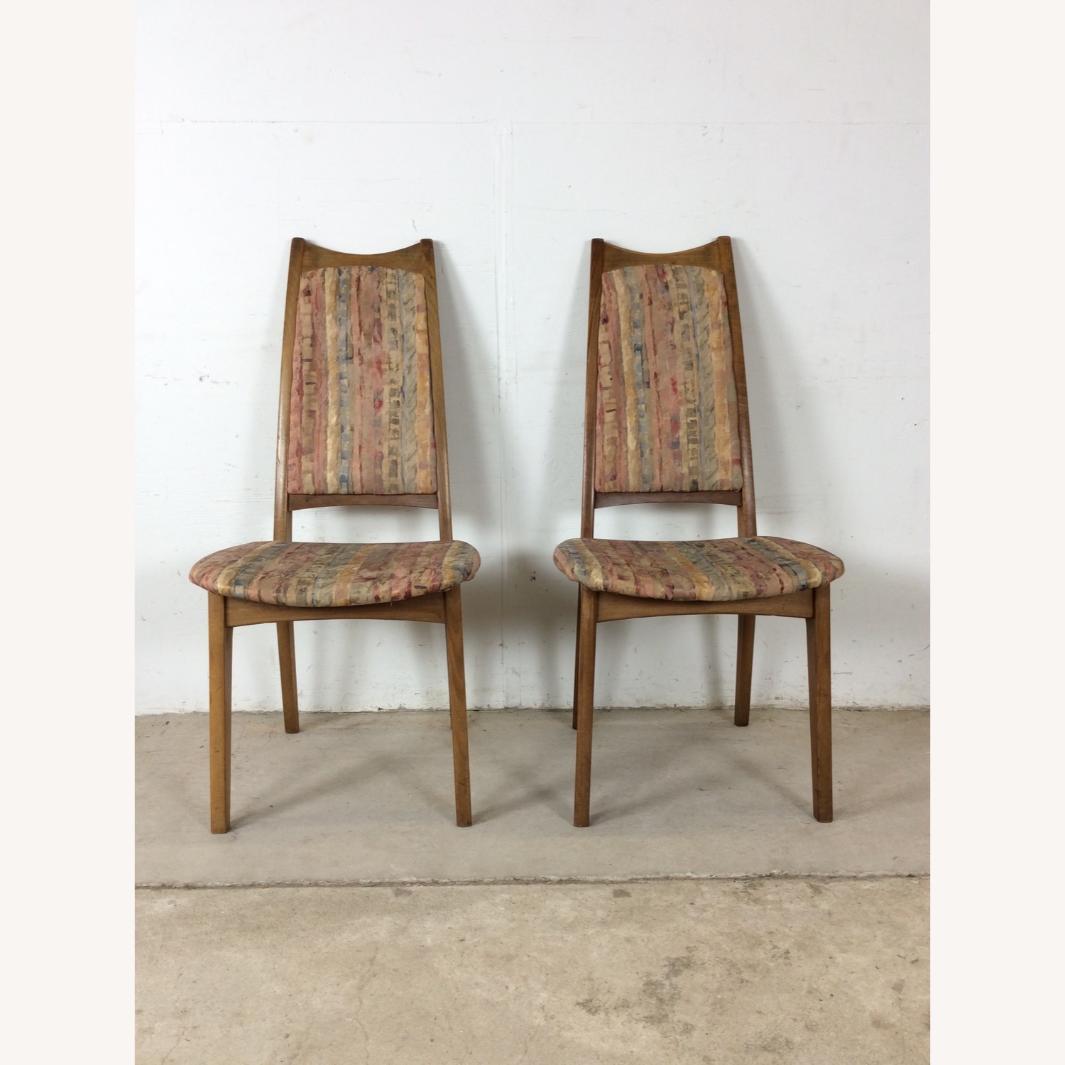 Set of 6 MCM Dining Chairs with Vintage Upholstery - image-10