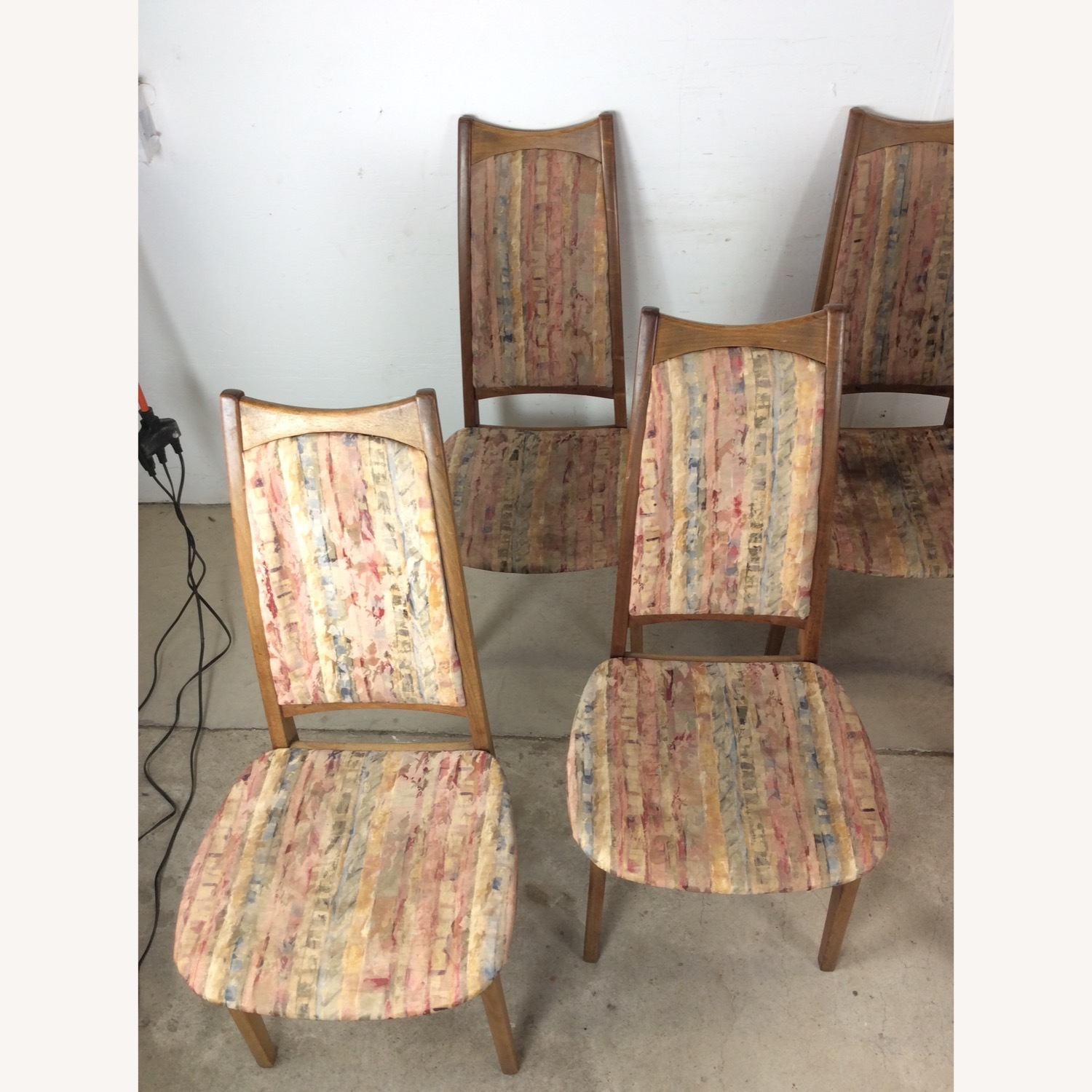 Set of 6 MCM Dining Chairs with Vintage Upholstery - image-4