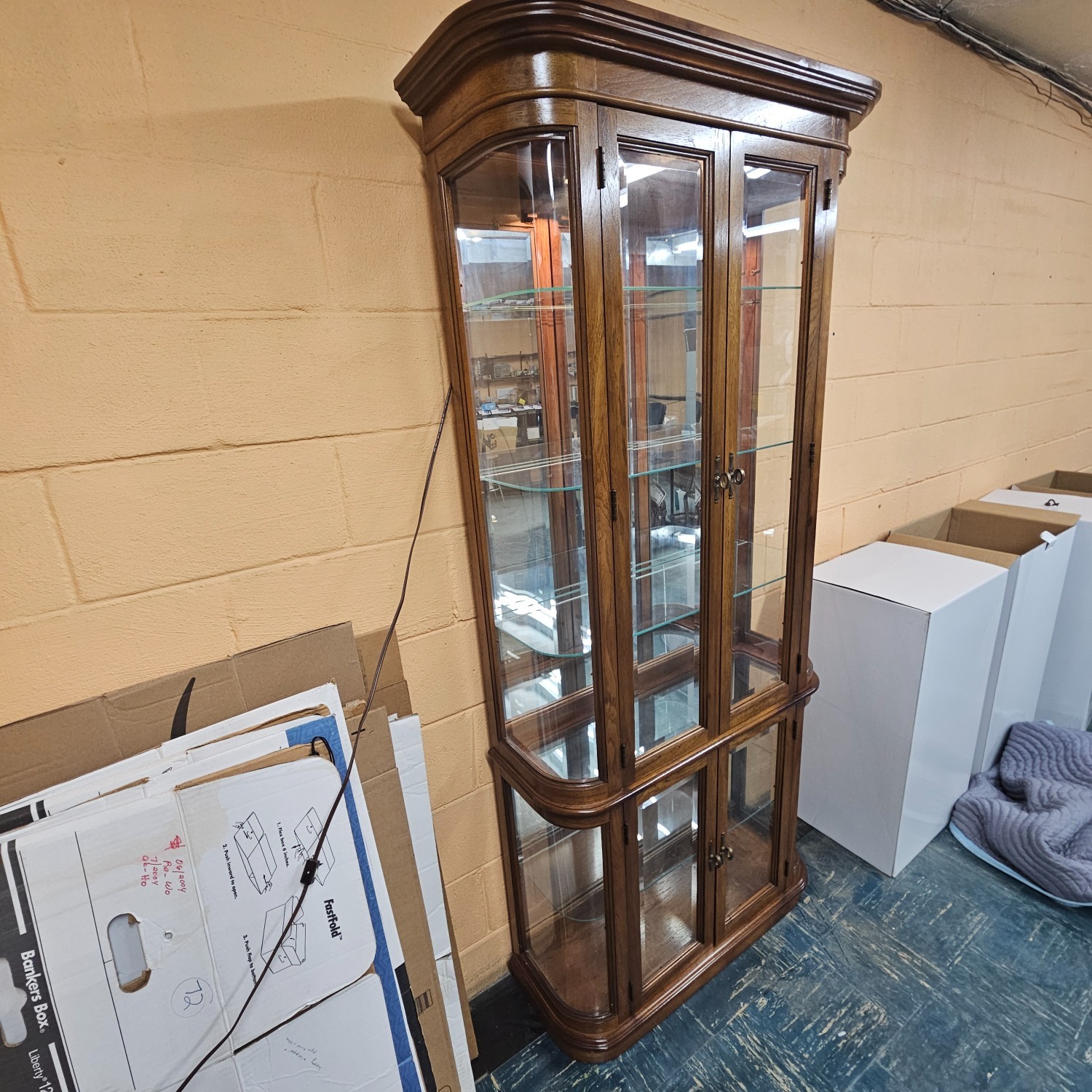 Pulaski Hardwood Curved Glass Mirror Curio Cabinet - image-8