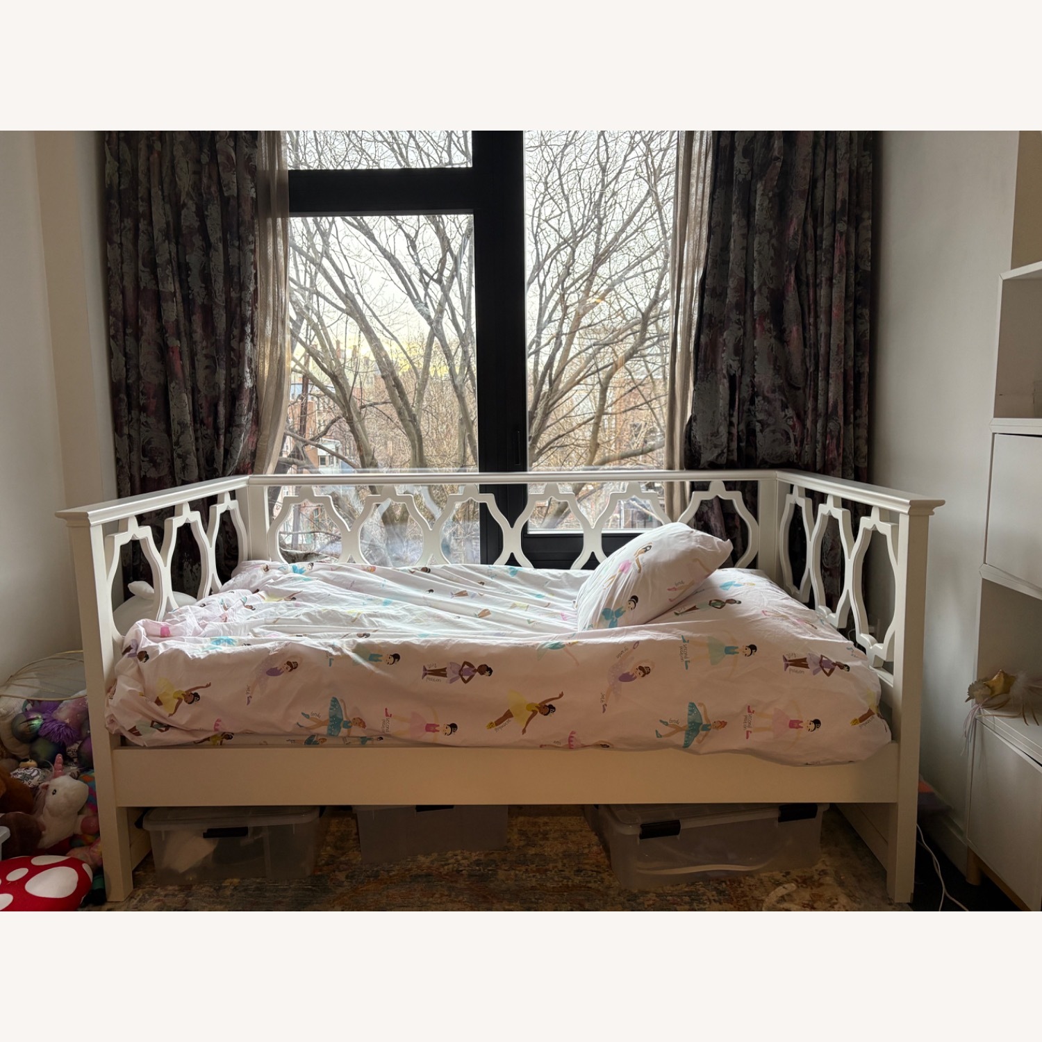 Pottery Barn Teen Elsie Daybed  - image-1