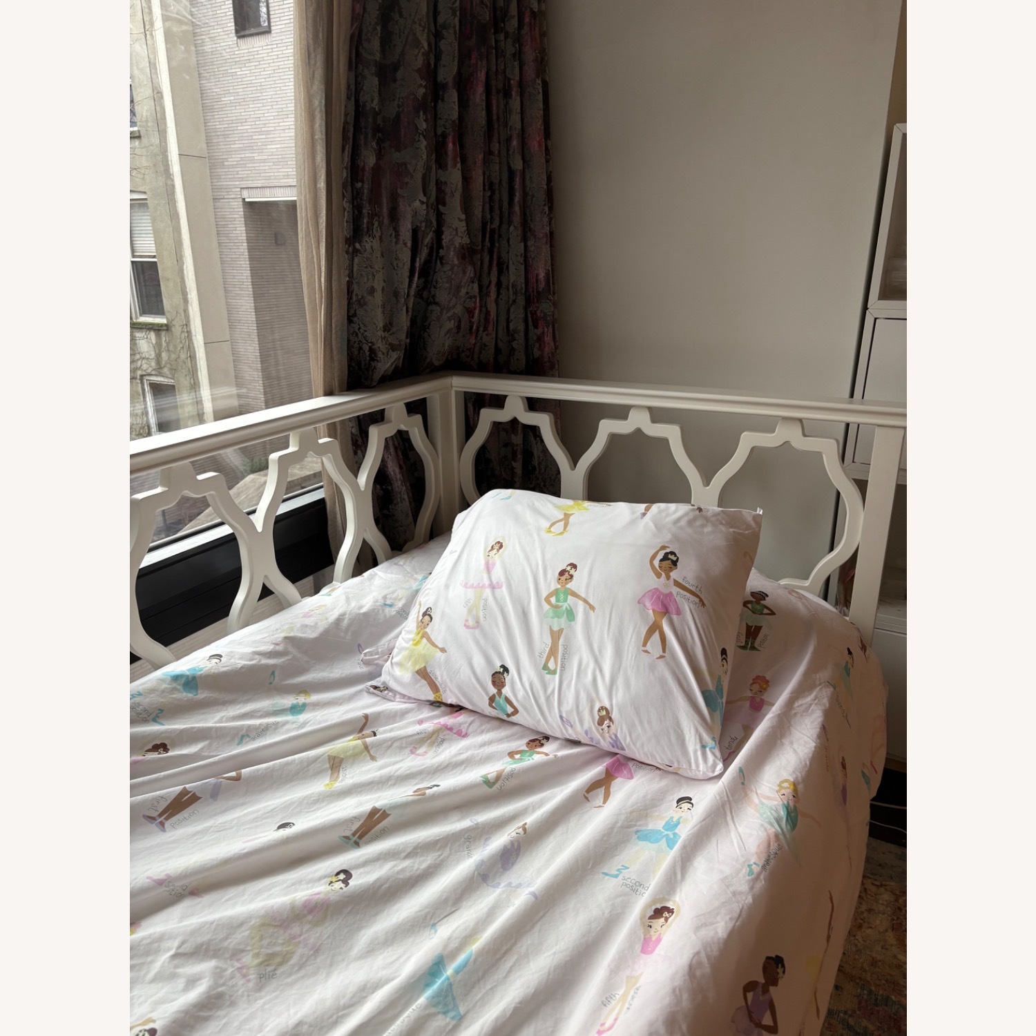 Pottery Barn Teen Elsie Daybed  - image-4