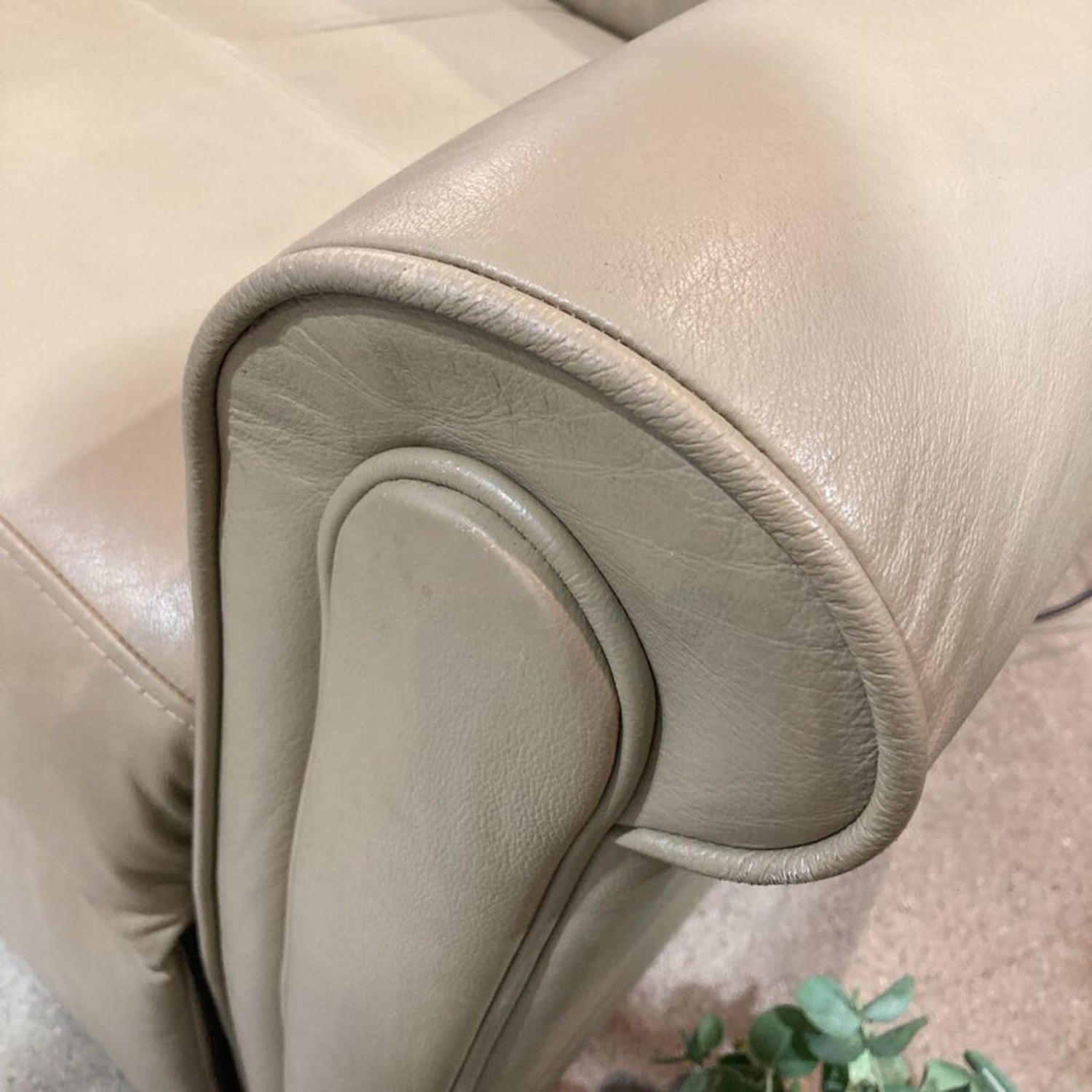 Zero Gravity Massaging Power Recliner - image-4