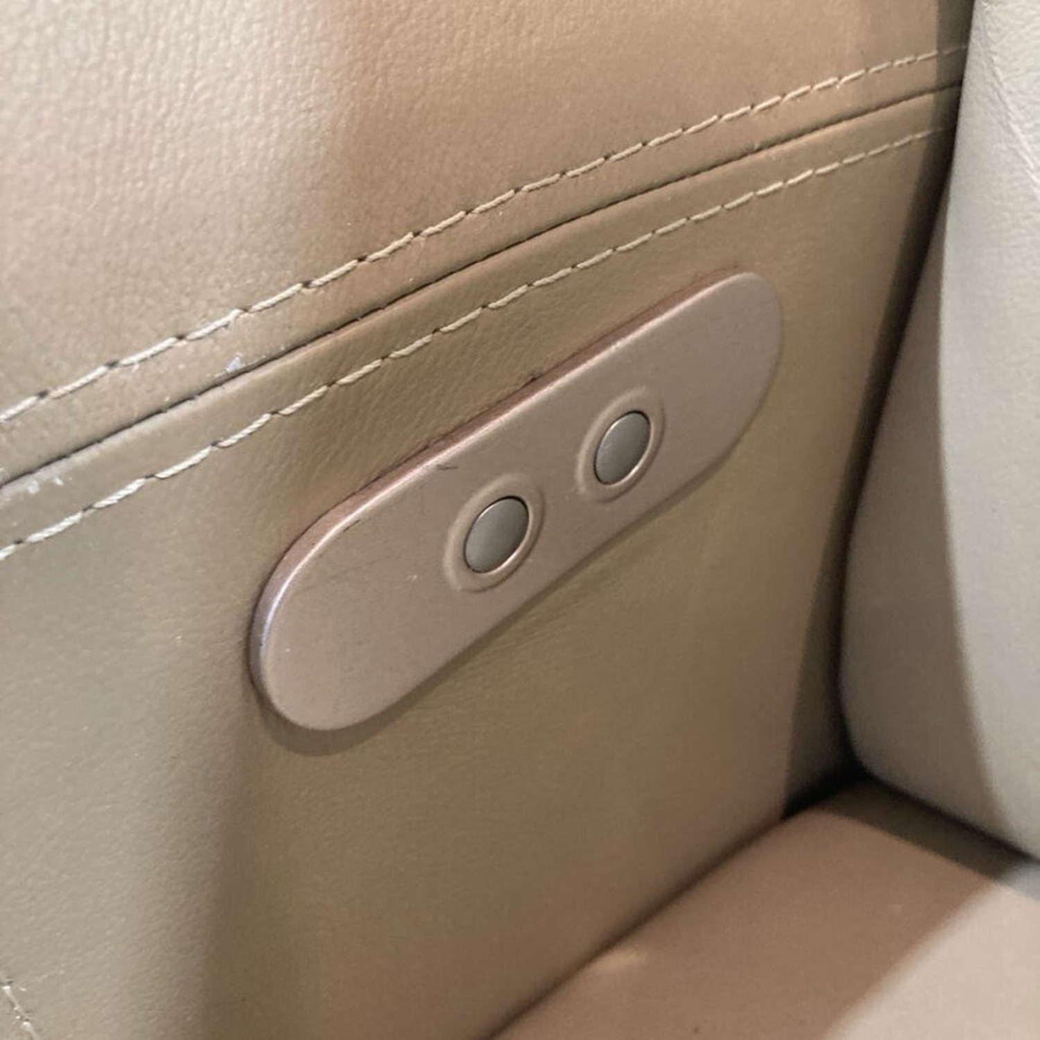 Zero Gravity Massaging Power Recliner - image-10