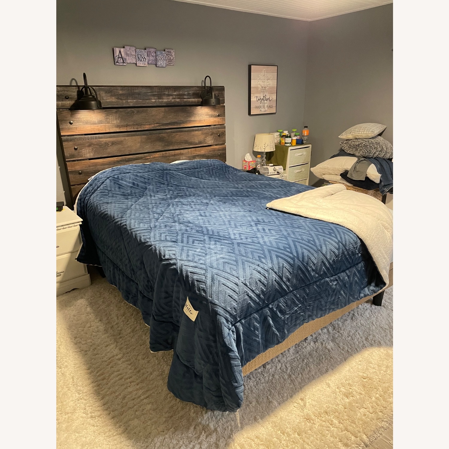 Queen Serta Bedadjustable Zero Gravity - image-2