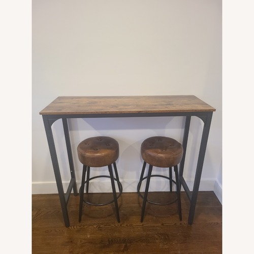 Used Breakfask Nook Stool Table Set for sale on AptDeco