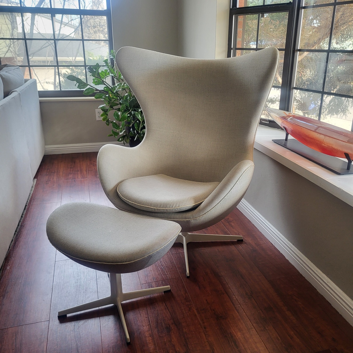 Fritz Hansen Authentic Arne Jacobsen Egg Chair  - image-12