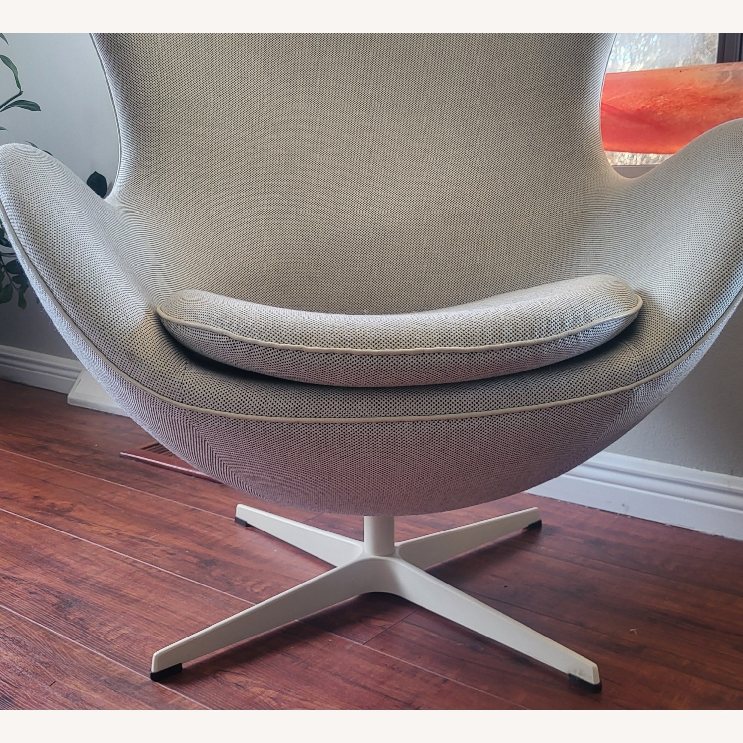 Fritz Hansen Authentic Arne Jacobsen Egg Chair  - image-9