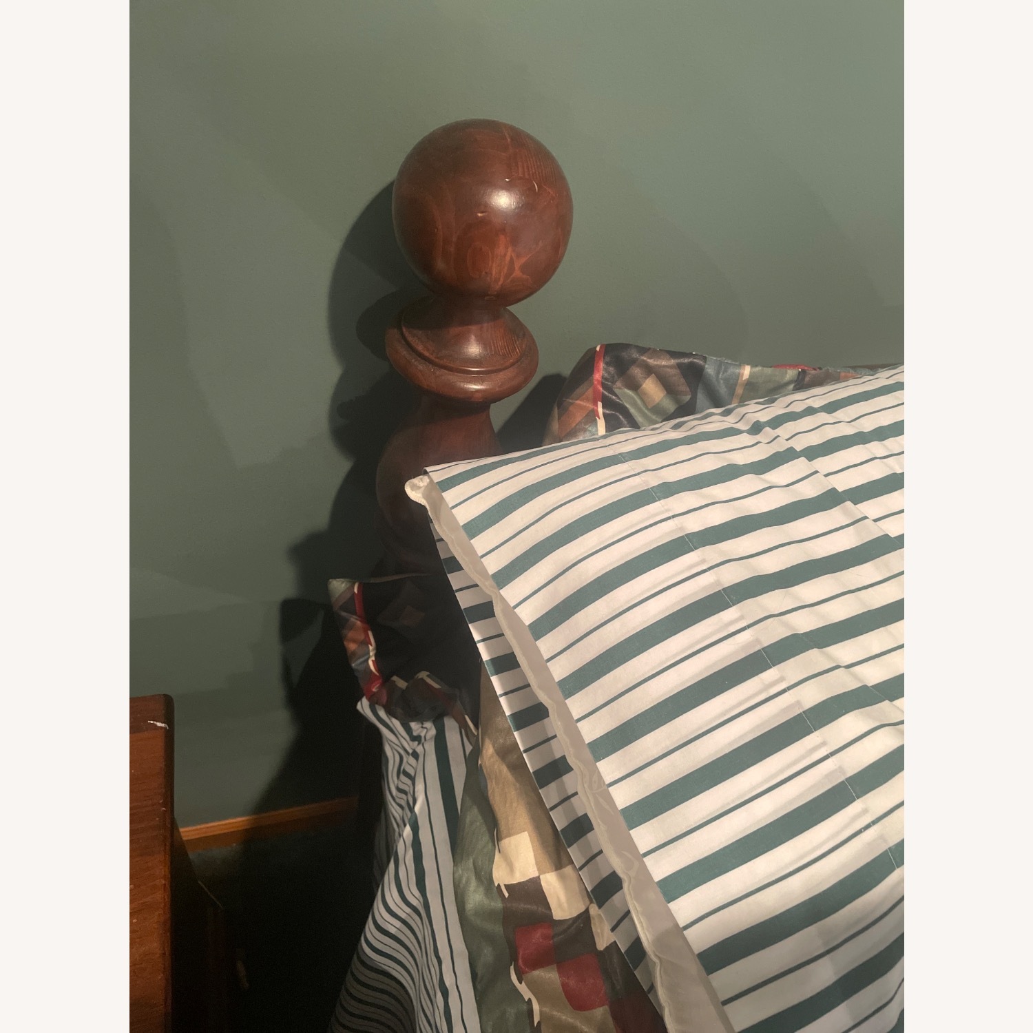 Contemporary Twin Bed - image-3